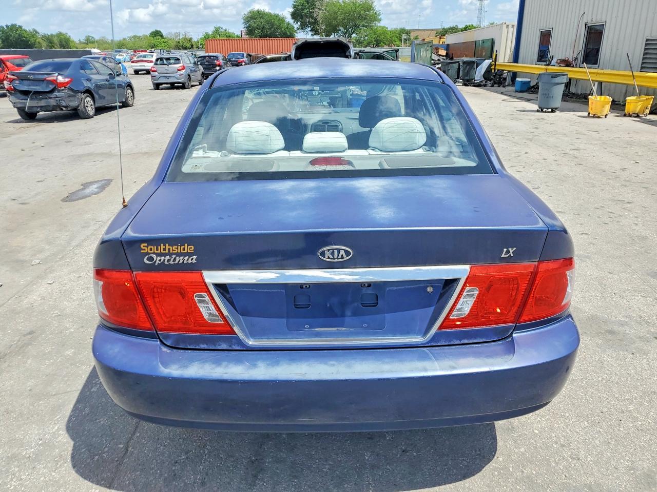 2004 Kia Optima Lx Синий vin: KNAGD126045342385