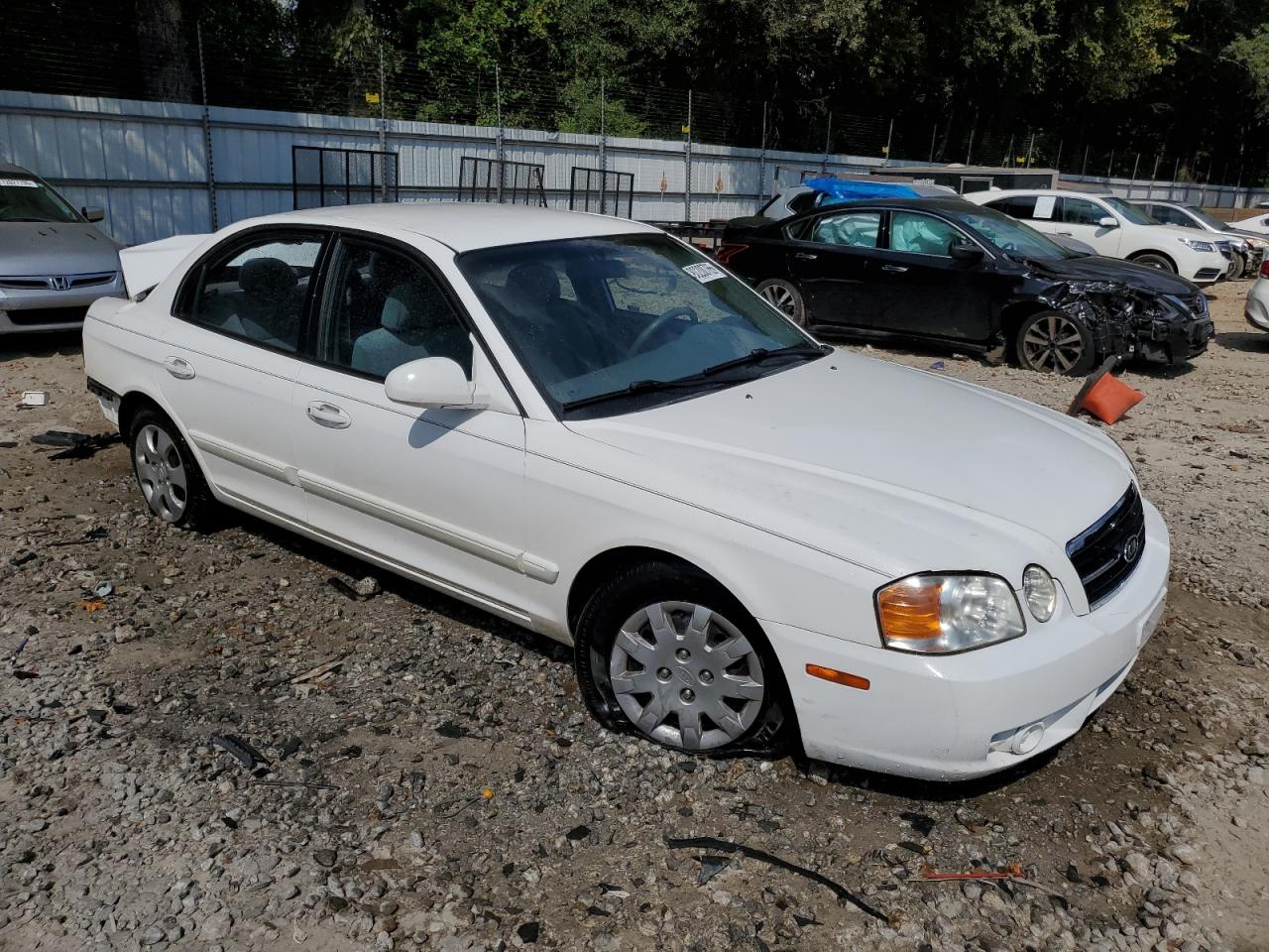 2004 Kia Optima Lx Белый vin: KNAGD126245258259