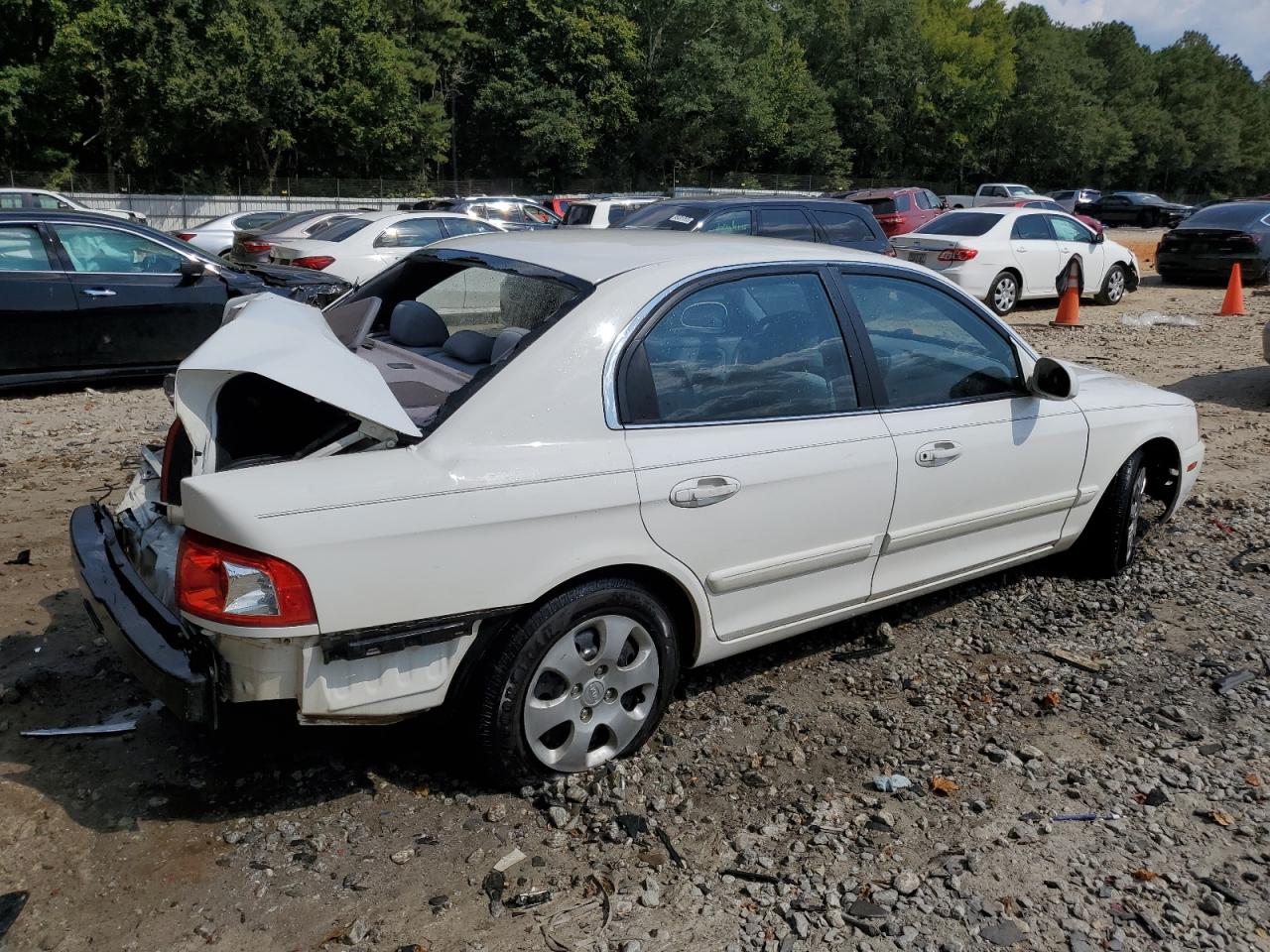 2004 Kia Optima Lx Белый vin: KNAGD126245258259