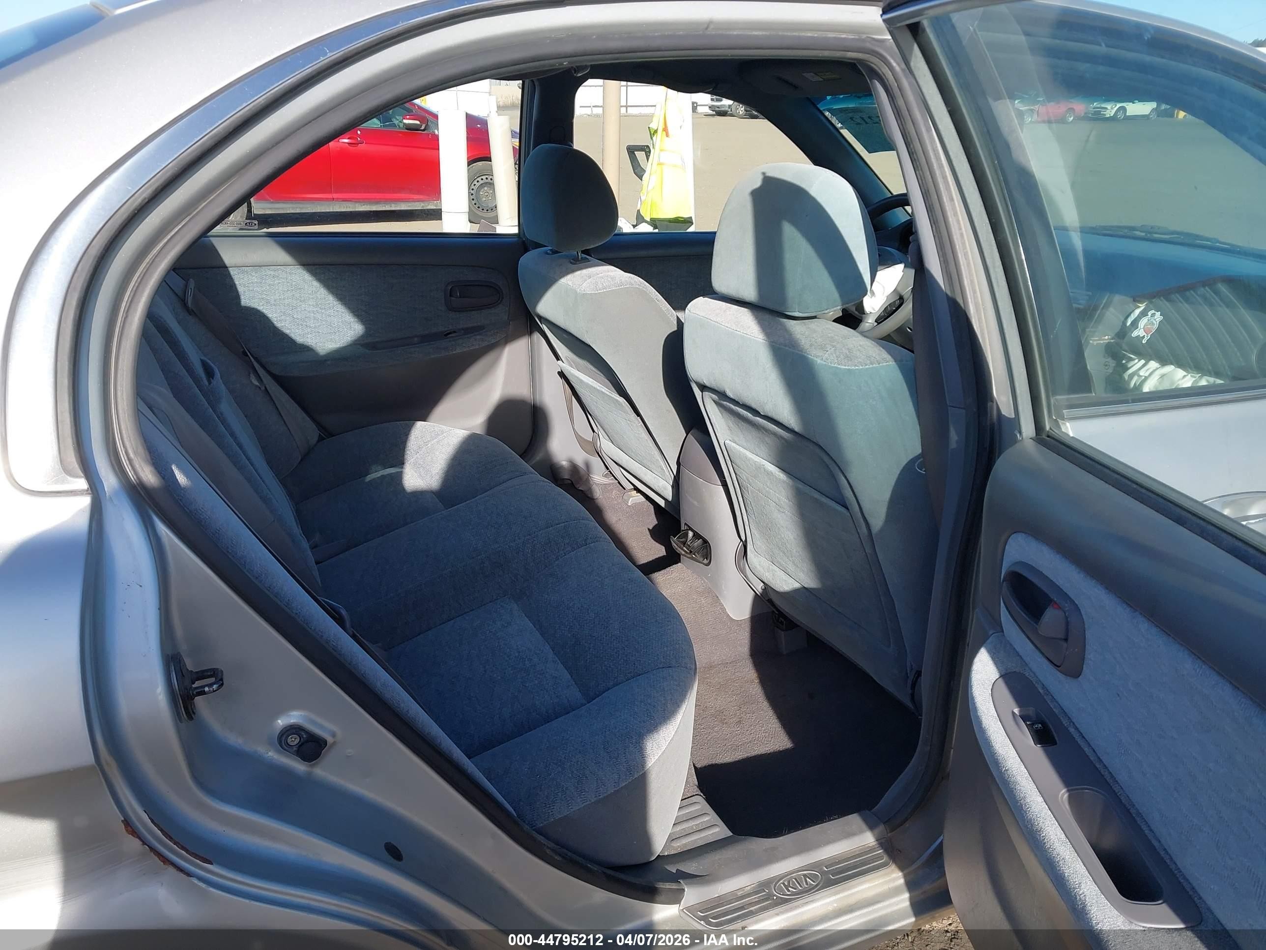 2005 Kia Optima Ex/lx Серебряный vin: KNAGD126255378693