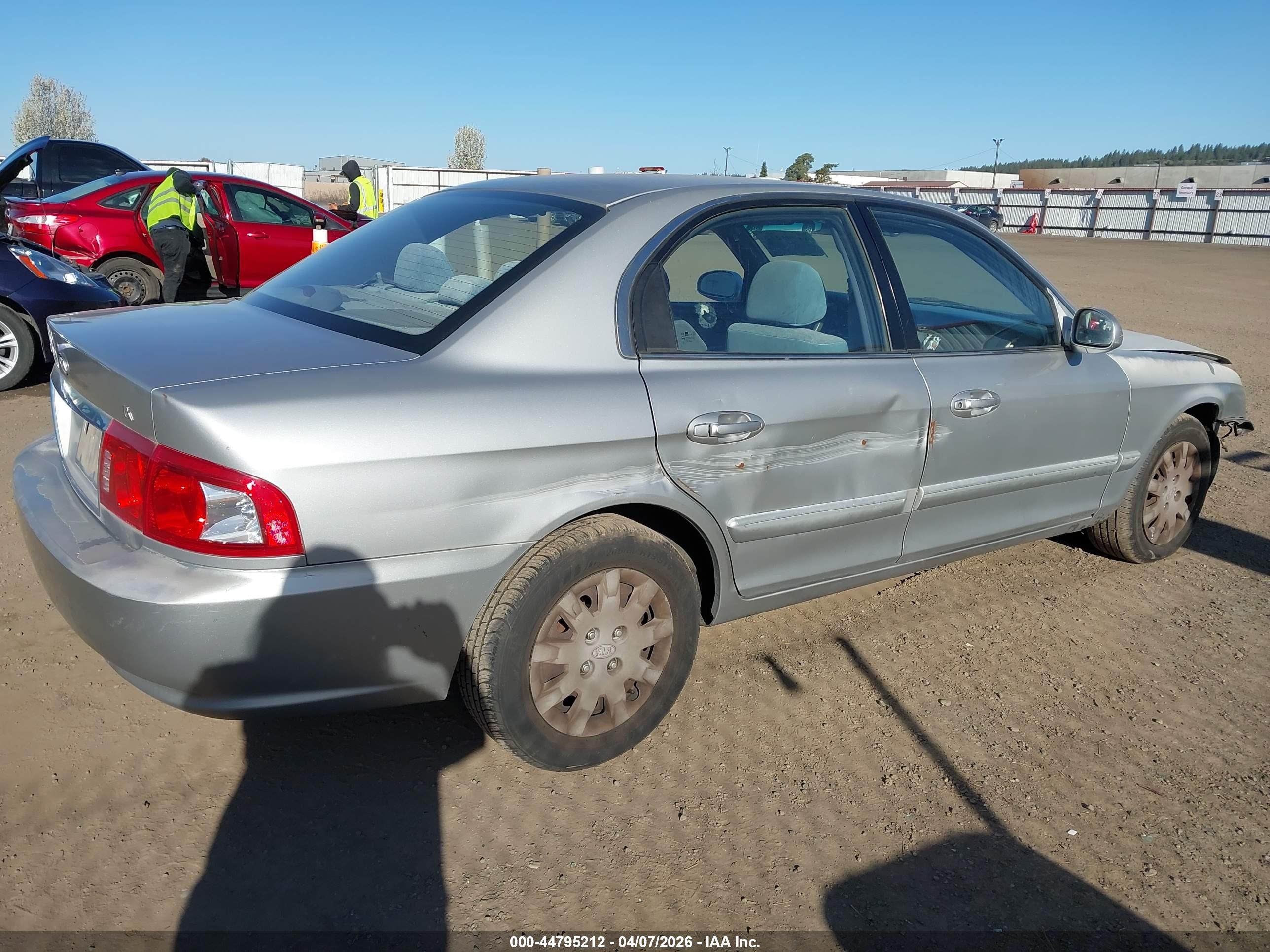 2005 Kia Optima Ex/lx Серебряный vin: KNAGD126255378693