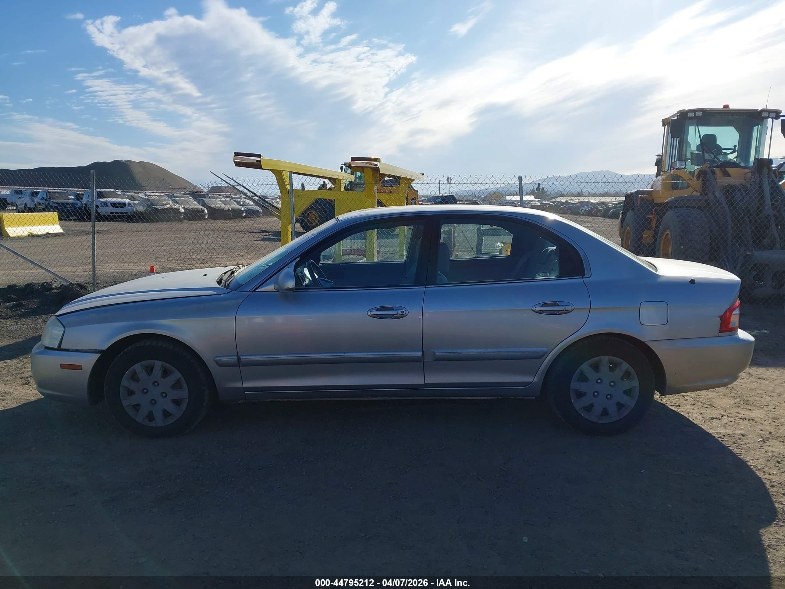 2005 Kia Optima Ex/lx Серебряный vin: KNAGD126255378693
