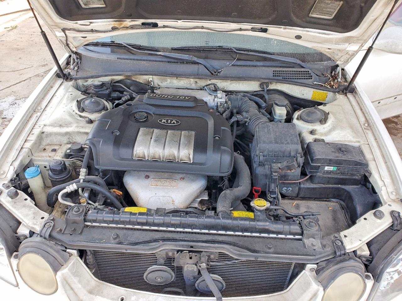 2004 Kia Optima Lx White vin: KNAGD126345306271