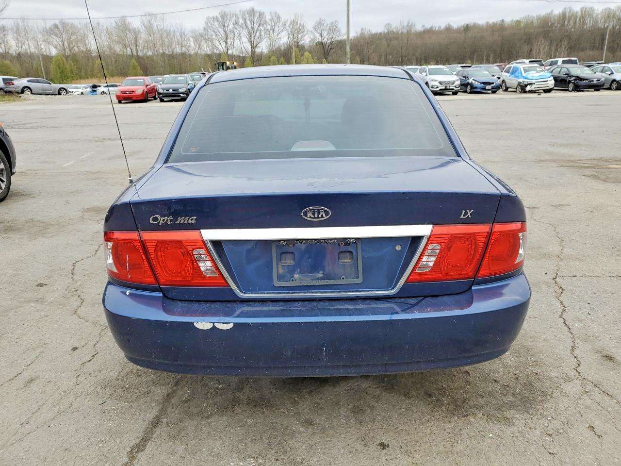 2005 Kia Optima Lx Blue vin: KNAGD126355405786