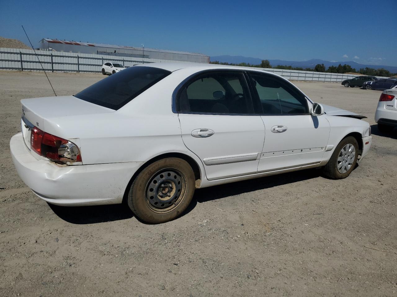 2004 Kia Optima Lx White vin: KNAGD126445255024