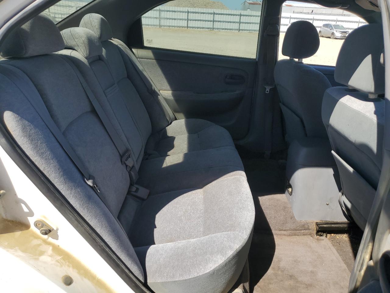 2004 Kia Optima Lx White vin: KNAGD126445255024
