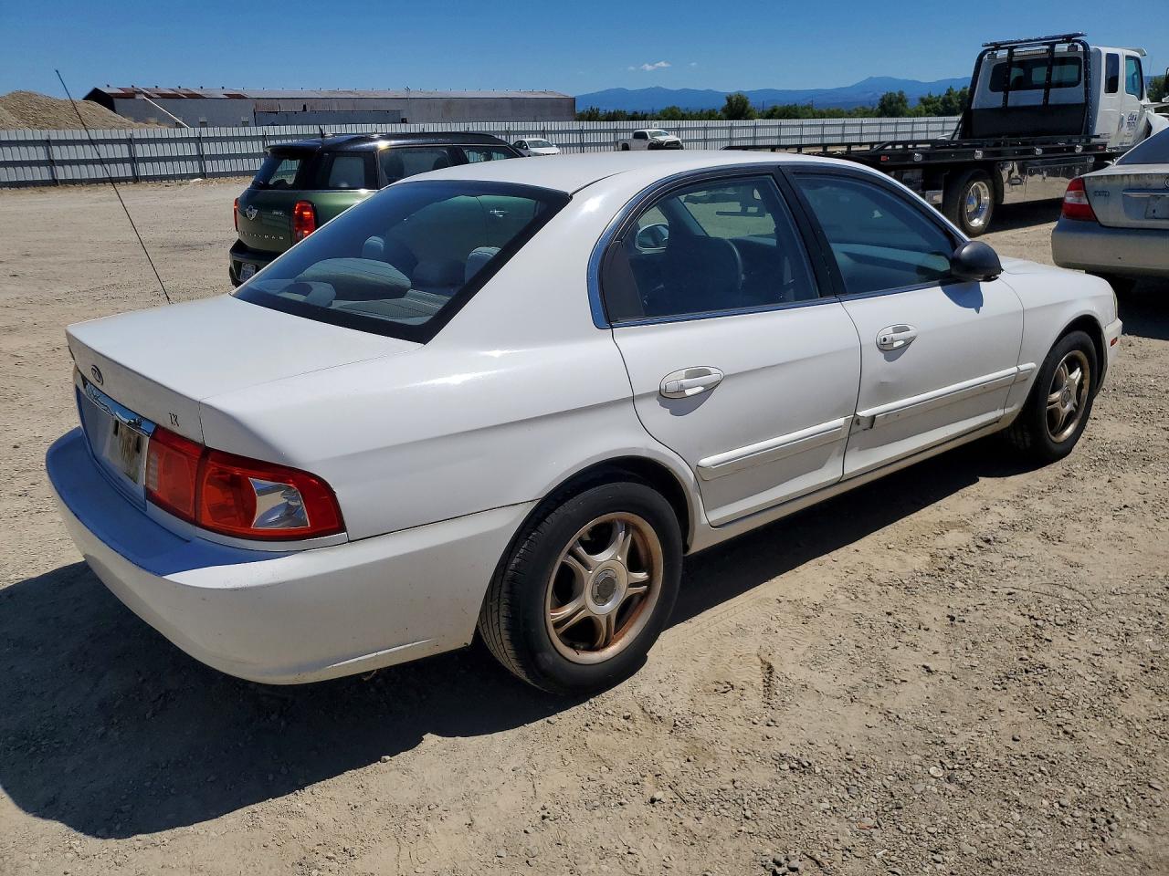 2005 Kia Optima Lx White vin: KNAGD126455408485