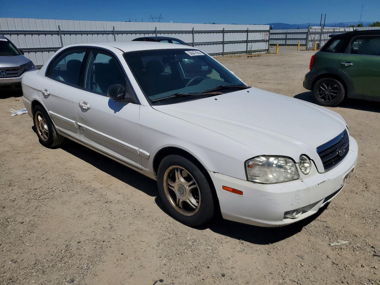 2005 Kia Optima Lx White vin: KNAGD126455408485
