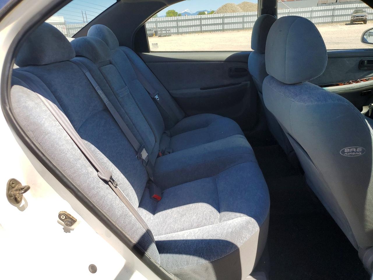 2005 Kia Optima Lx White vin: KNAGD126455408485