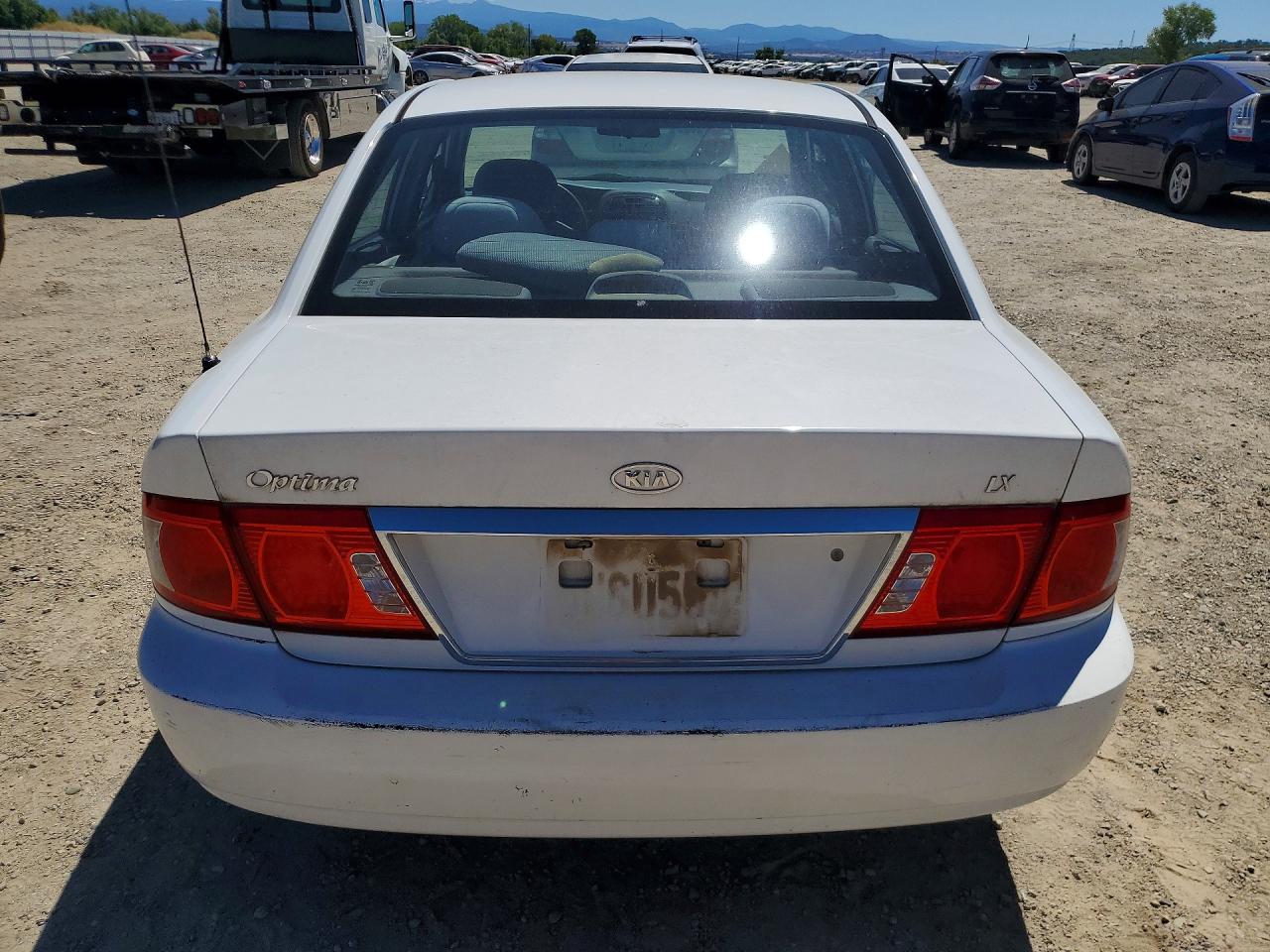 2005 Kia Optima Lx White vin: KNAGD126455408485