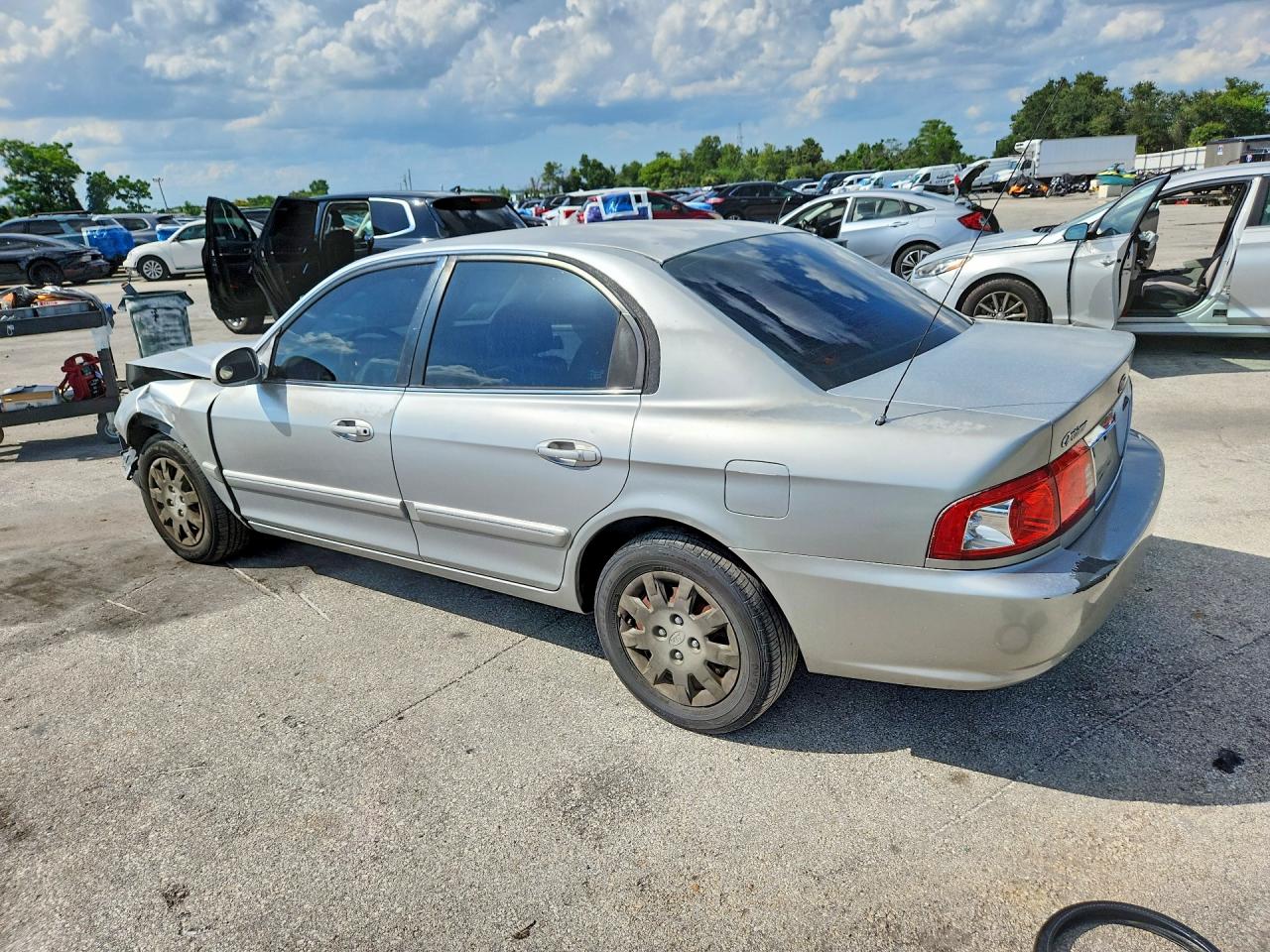 2005 Kia Optima Lx Silver vin: KNAGD126555383175