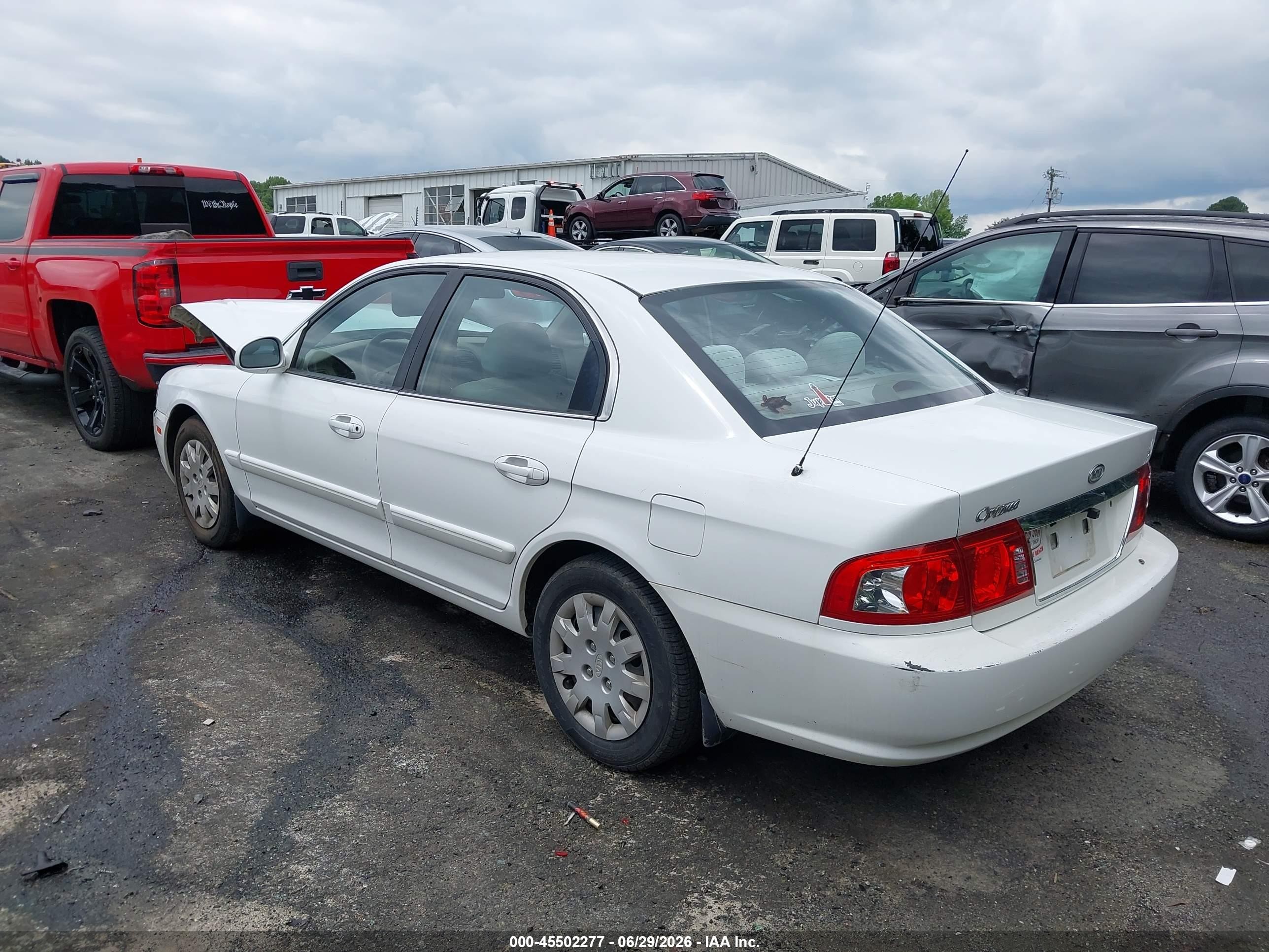 2005 Kia Optima Ex/lx White vin: KNAGD126655396551