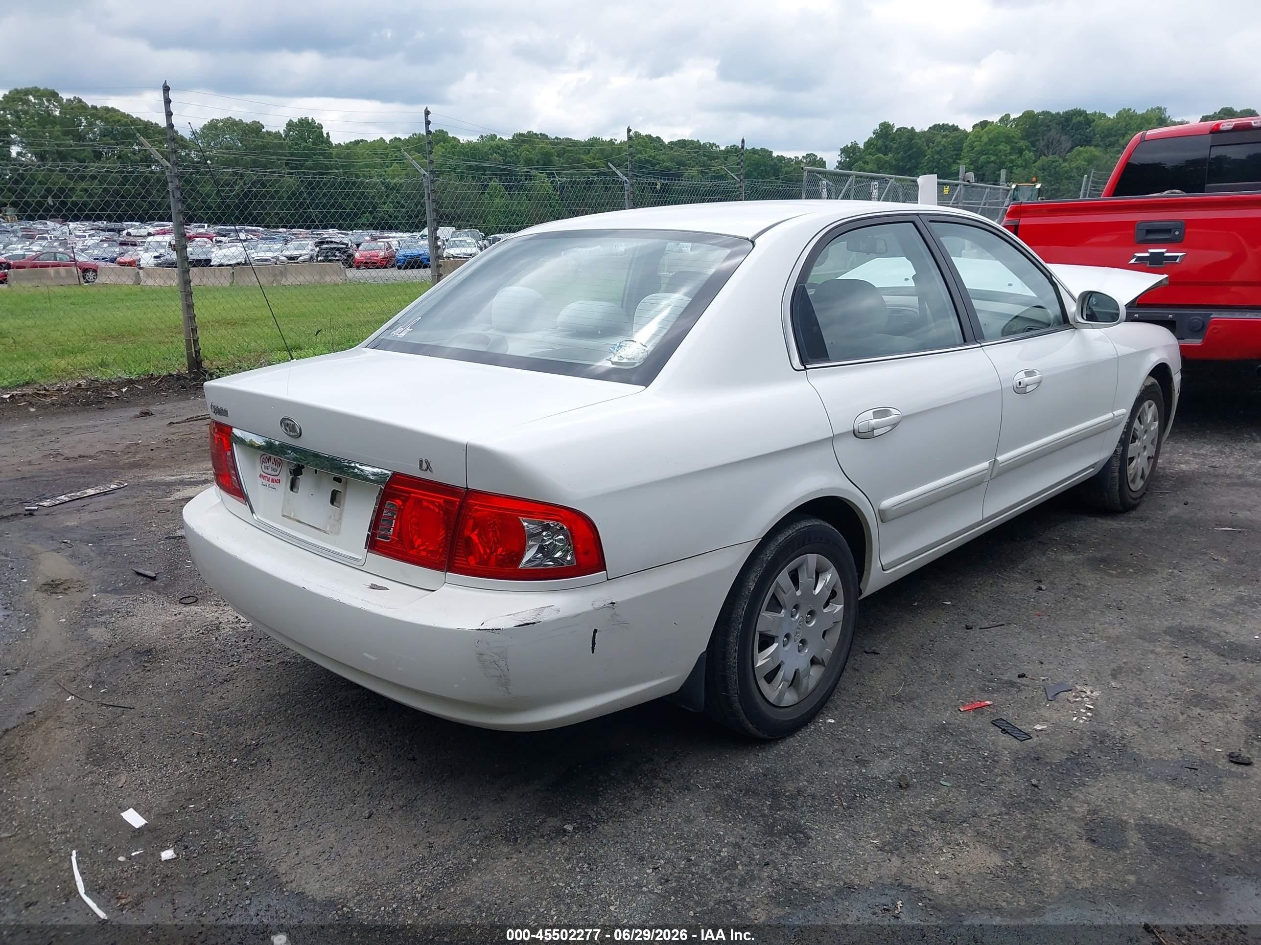 2005 Kia Optima Ex/lx White vin: KNAGD126655396551