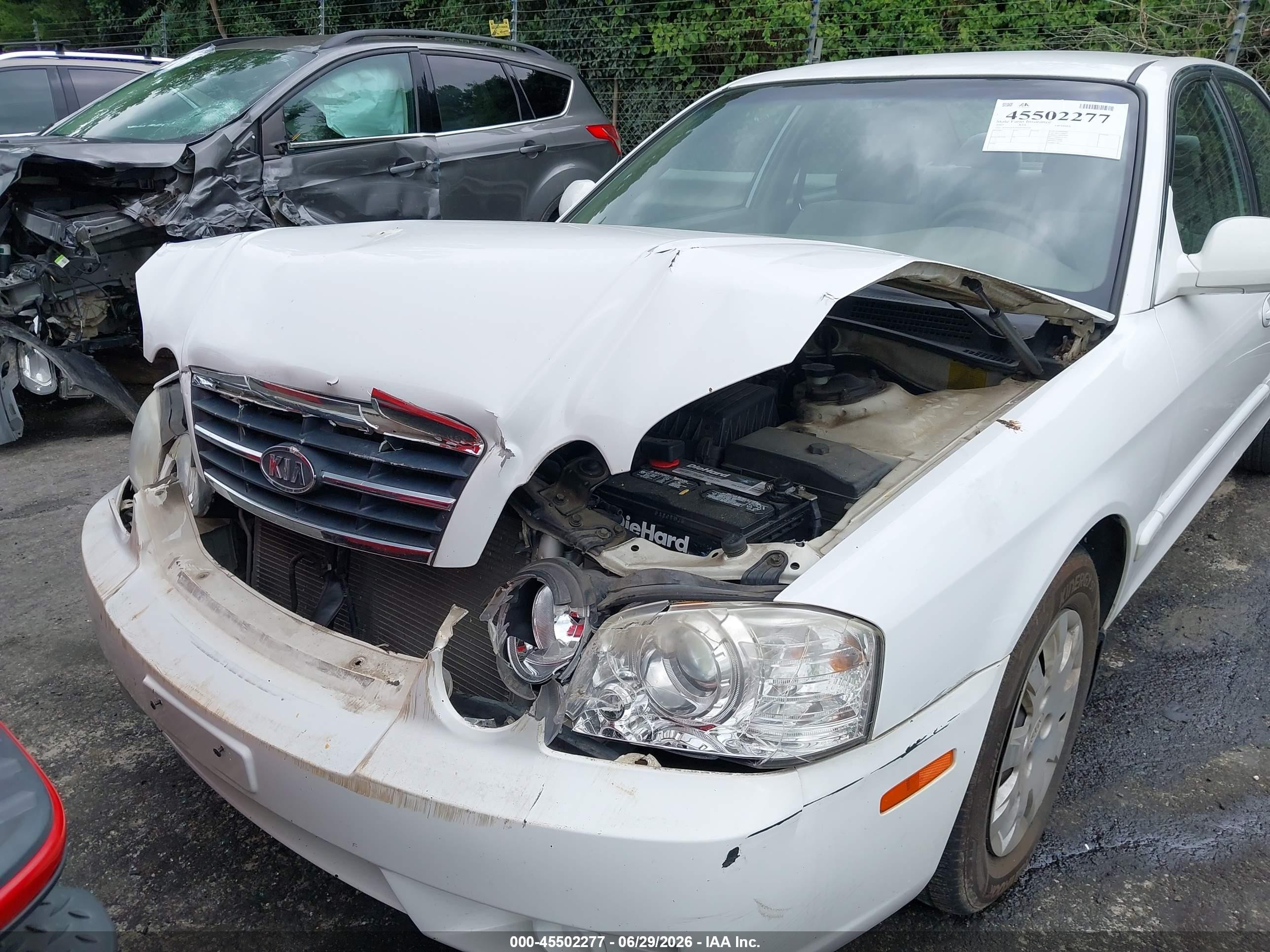 2005 Kia Optima Ex/lx White vin: KNAGD126655396551