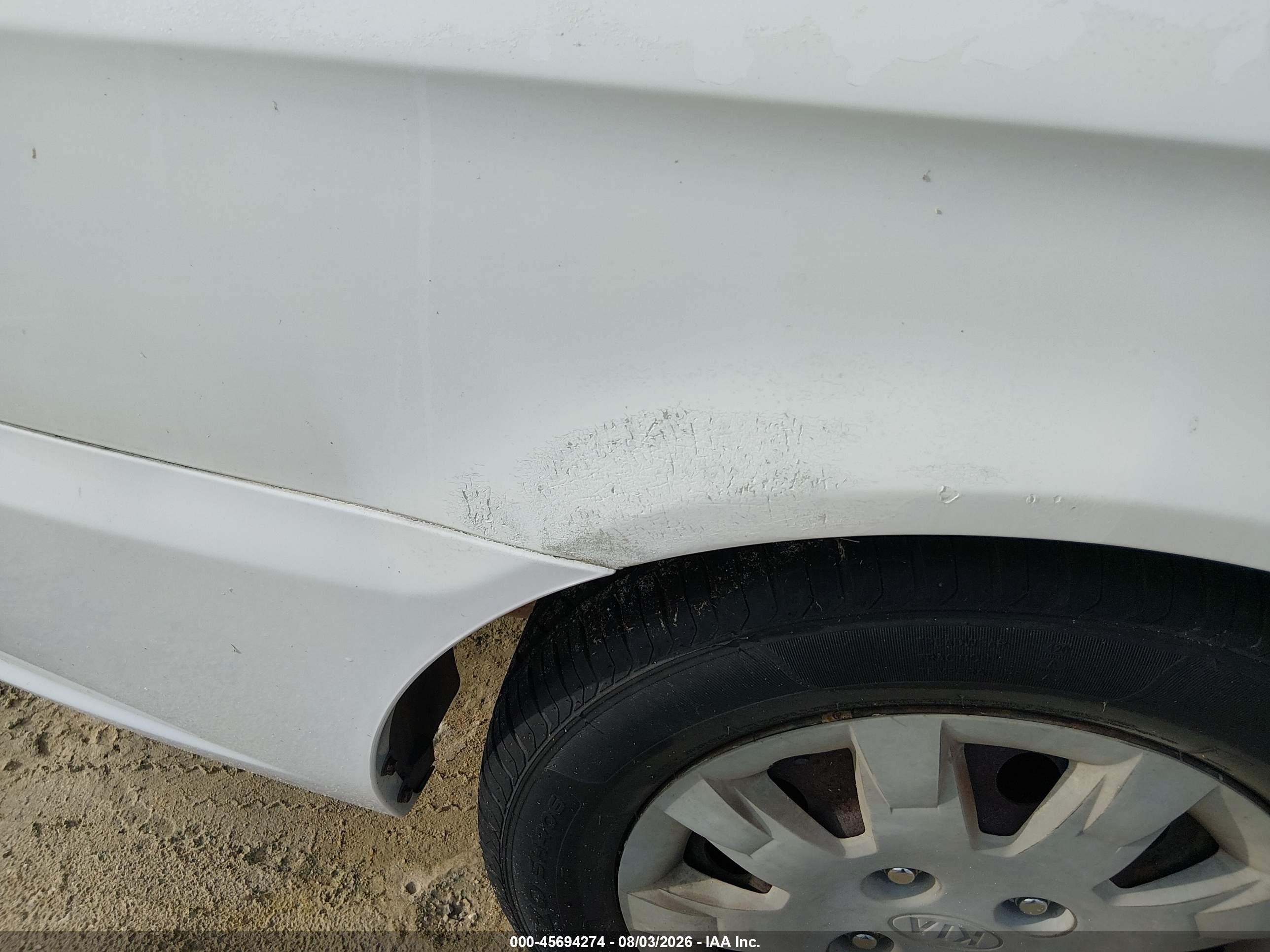 2005 Kia Optima Ex/lx White vin: KNAGD126755406794