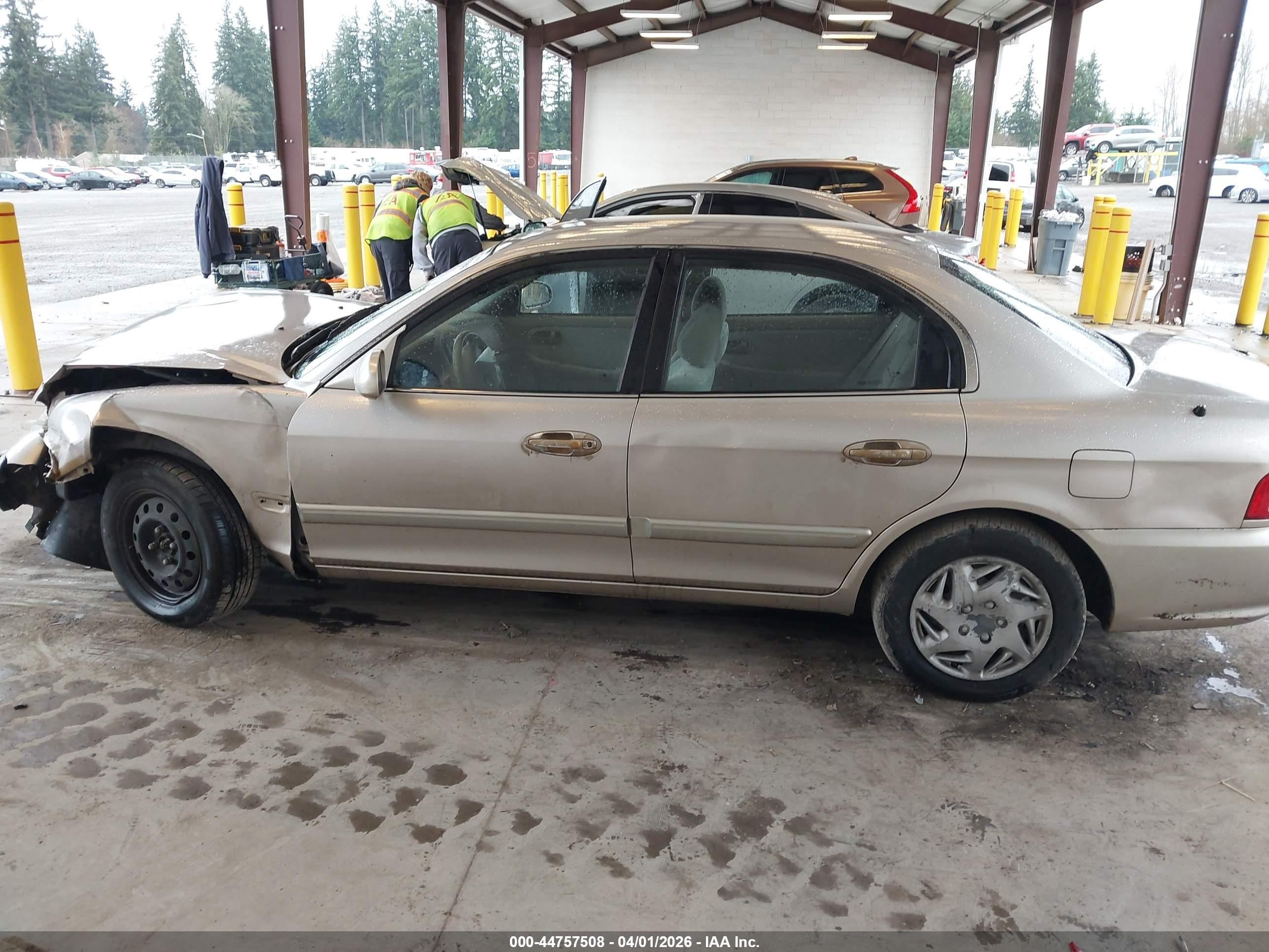 2004 Kia Optima Ex/lx Beige vin: KNAGD126845314415