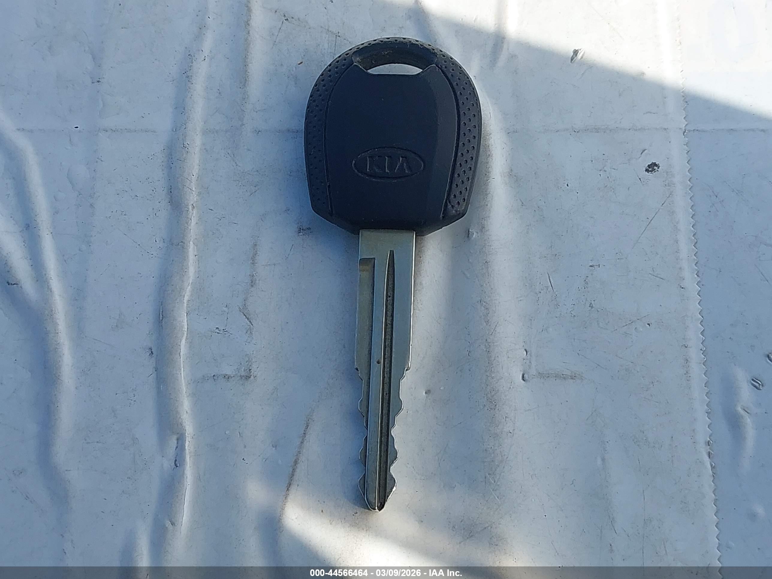 2004 Kia Optima Ex/lx Белый vin: KNAGD126X45281885