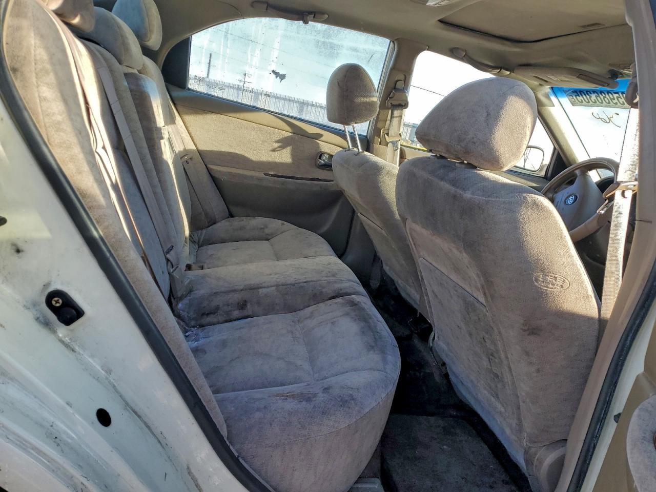 2004 Kia Optima Lx White vin: KNAGD126X45369934