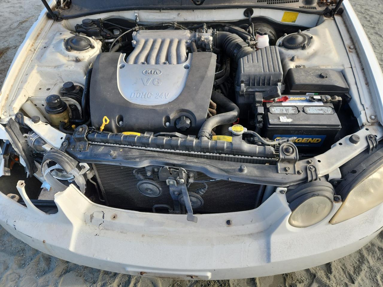 2005 Kia Optima Lx White vin: KNAGD128055404032