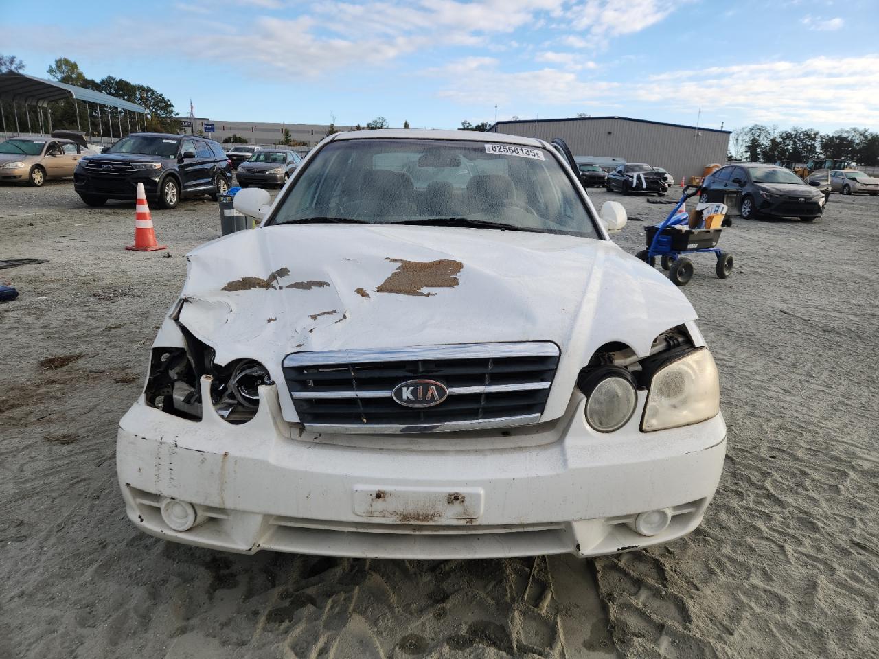 2005 Kia Optima Lx White vin: KNAGD128055404032