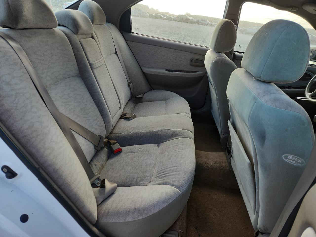 2005 Kia Optima Lx White vin: KNAGD128055404032