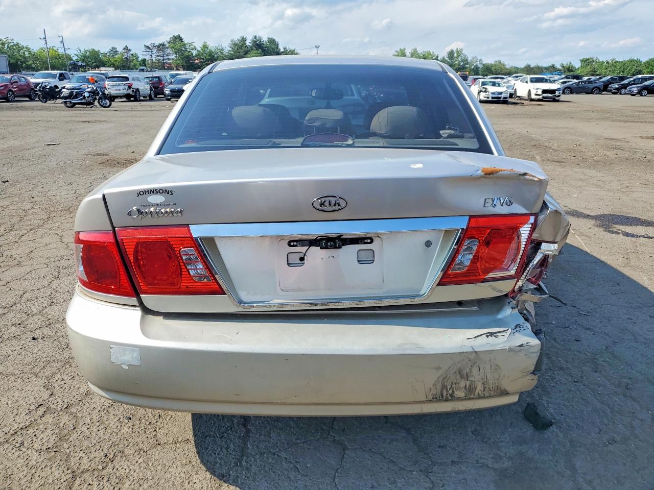 2004 Kia Optima Lx V6 Silver vin: KNAGD128145320414
