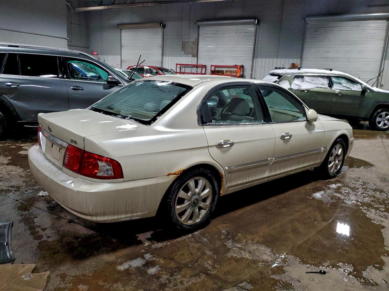 2004 Kia Optima Lx White vin: KNAGD128245312998