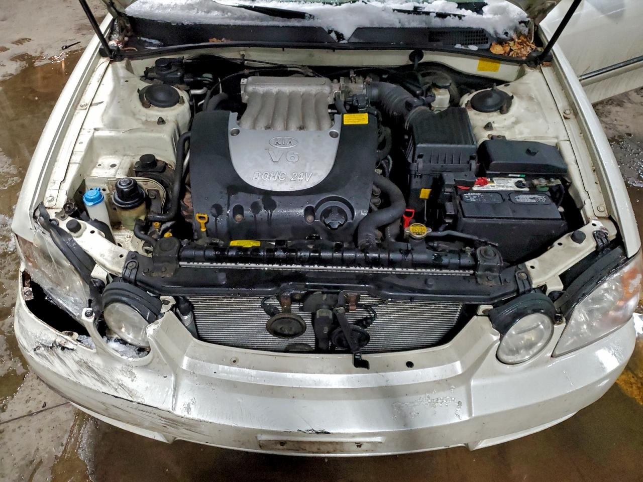 2004 Kia Optima Lx White vin: KNAGD128245312998