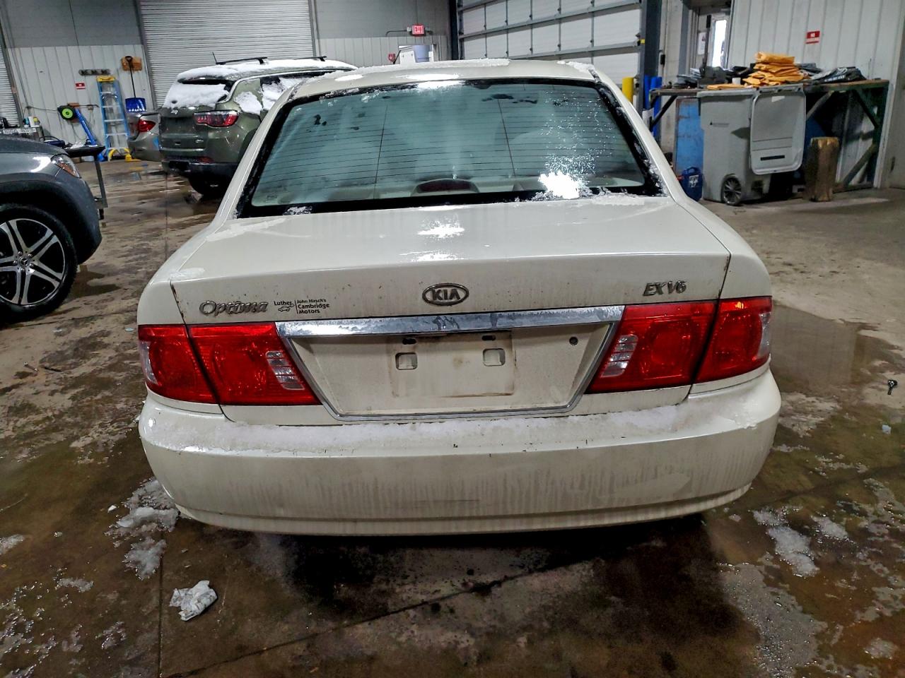 2004 Kia Optima Lx White vin: KNAGD128245312998