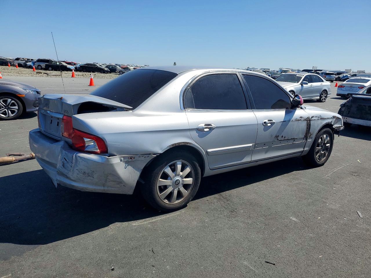 2006 Kia Optima Lx V6 Silver vin: KNAGD128265442248