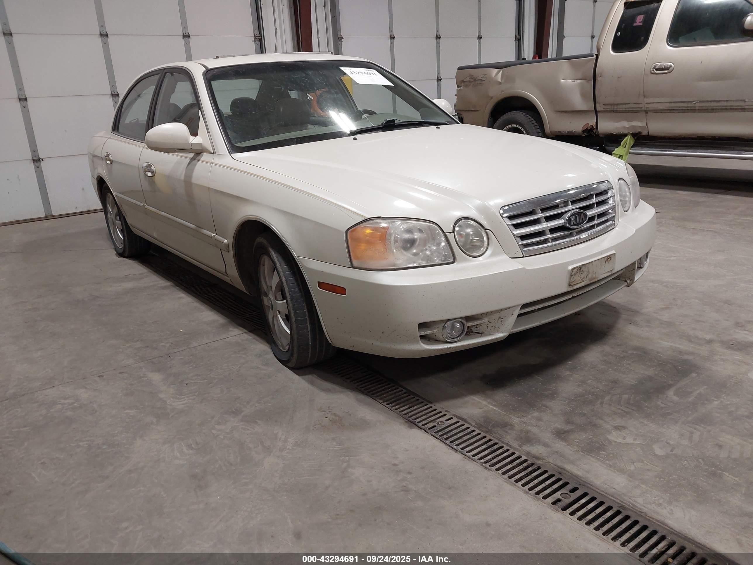 2004 Kia Optima Ex V6/lx V6 Cream vin: KNAGD128345303646