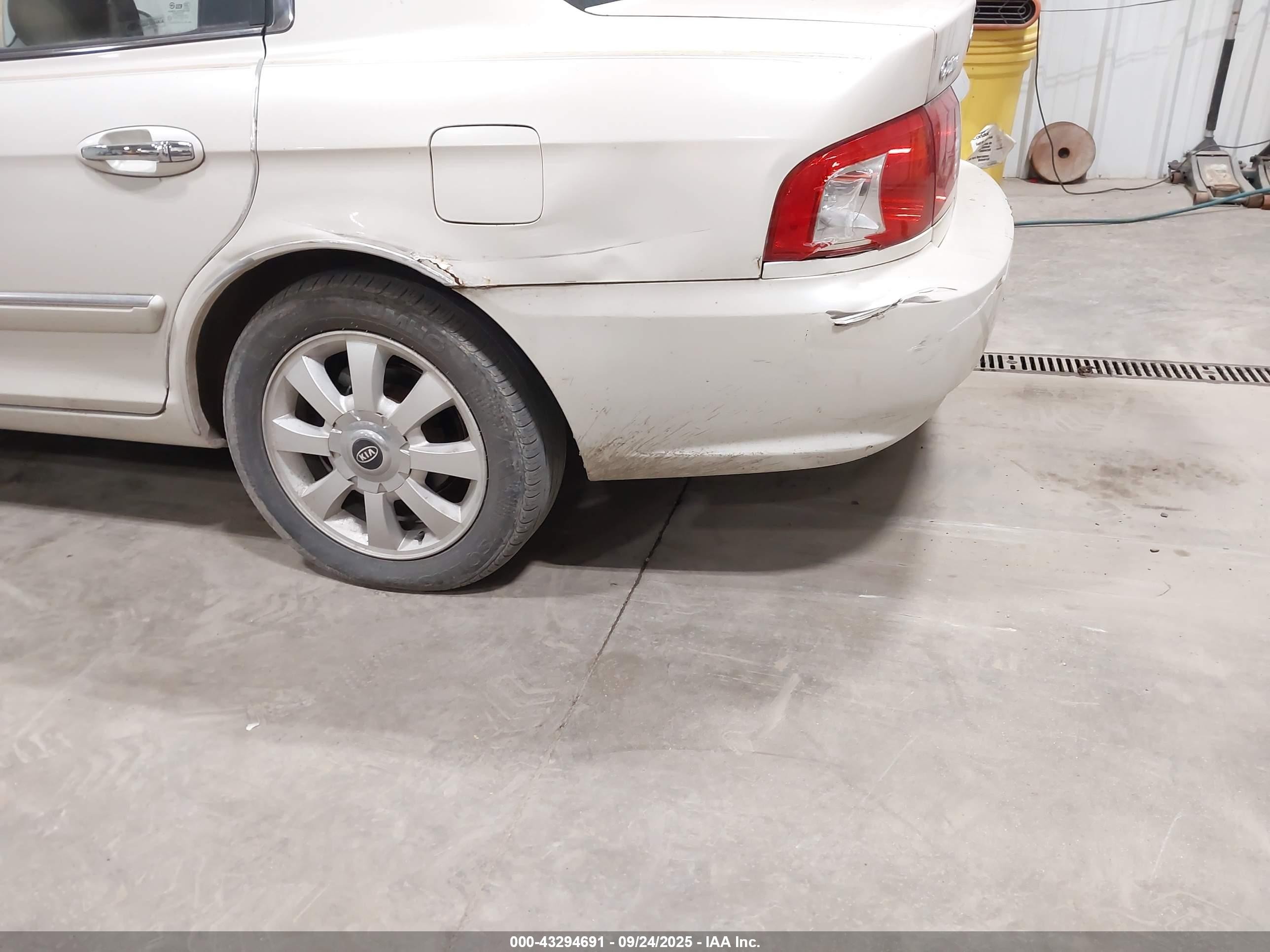 2004 Kia Optima Ex V6/lx V6 Кремовый vin: KNAGD128345303646
