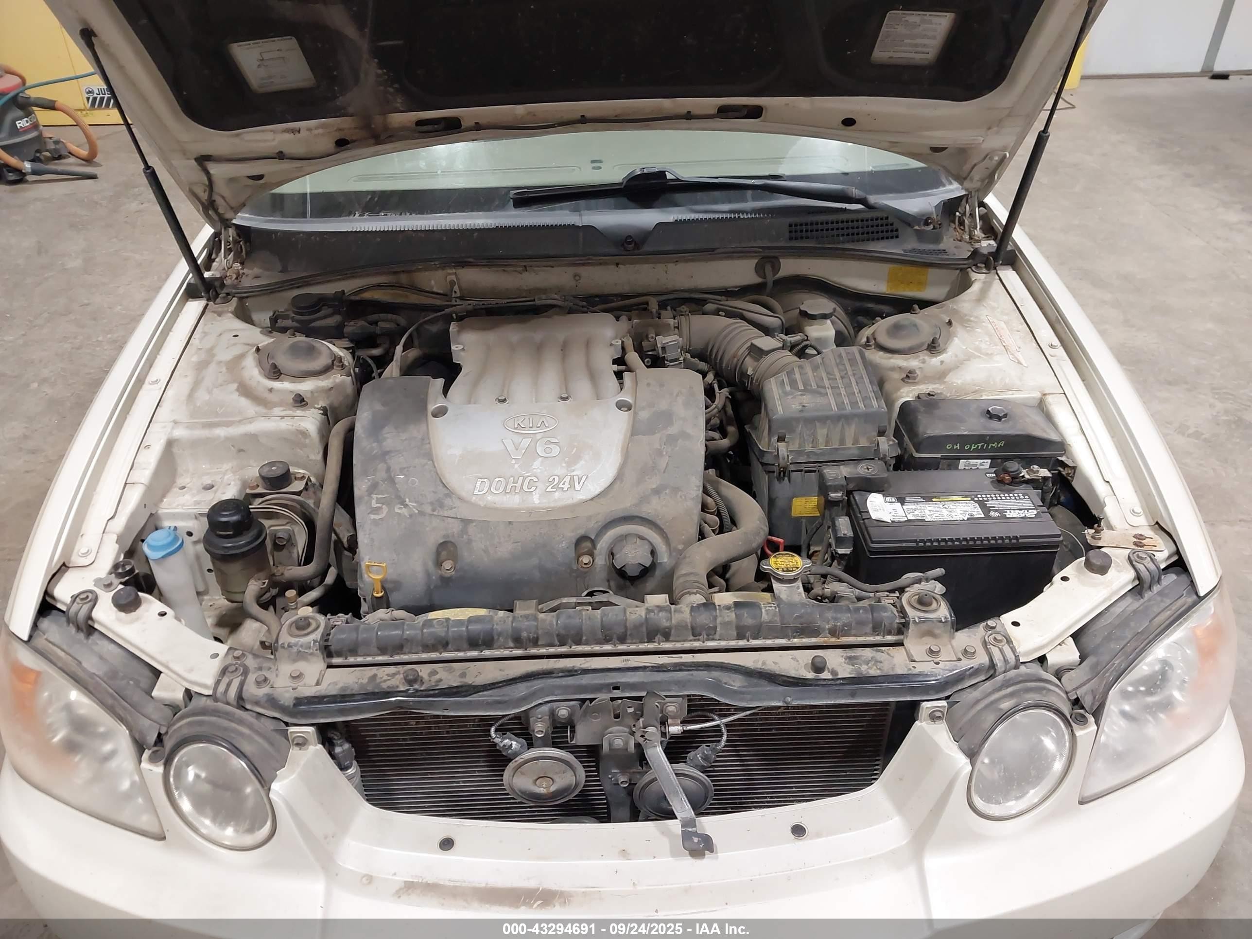2004 Kia Optima Ex V6/lx V6 Кремовый vin: KNAGD128345303646