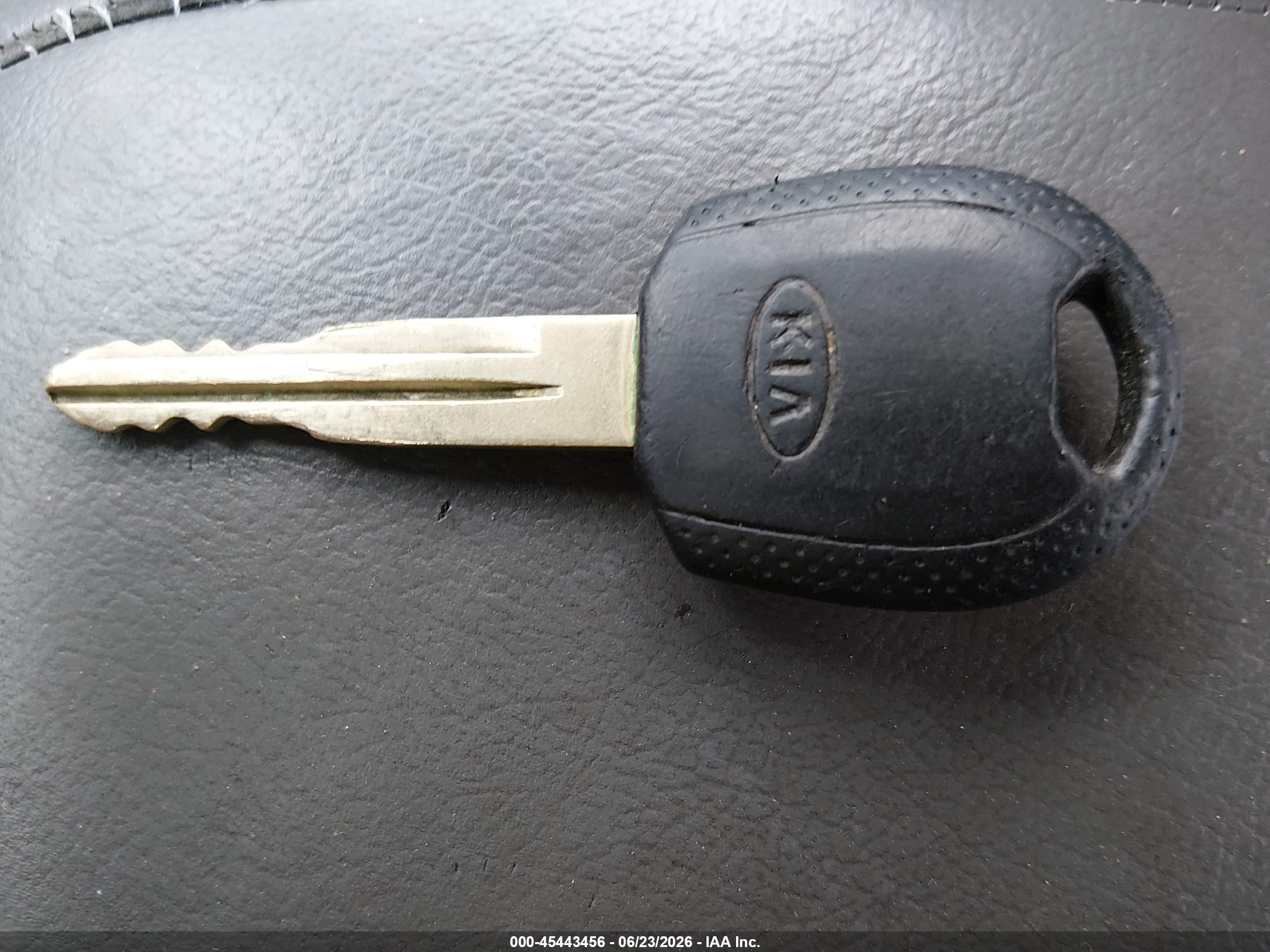 2004 Kia Optima Ex V6/lx V6 Silver vin: KNAGD128345306014