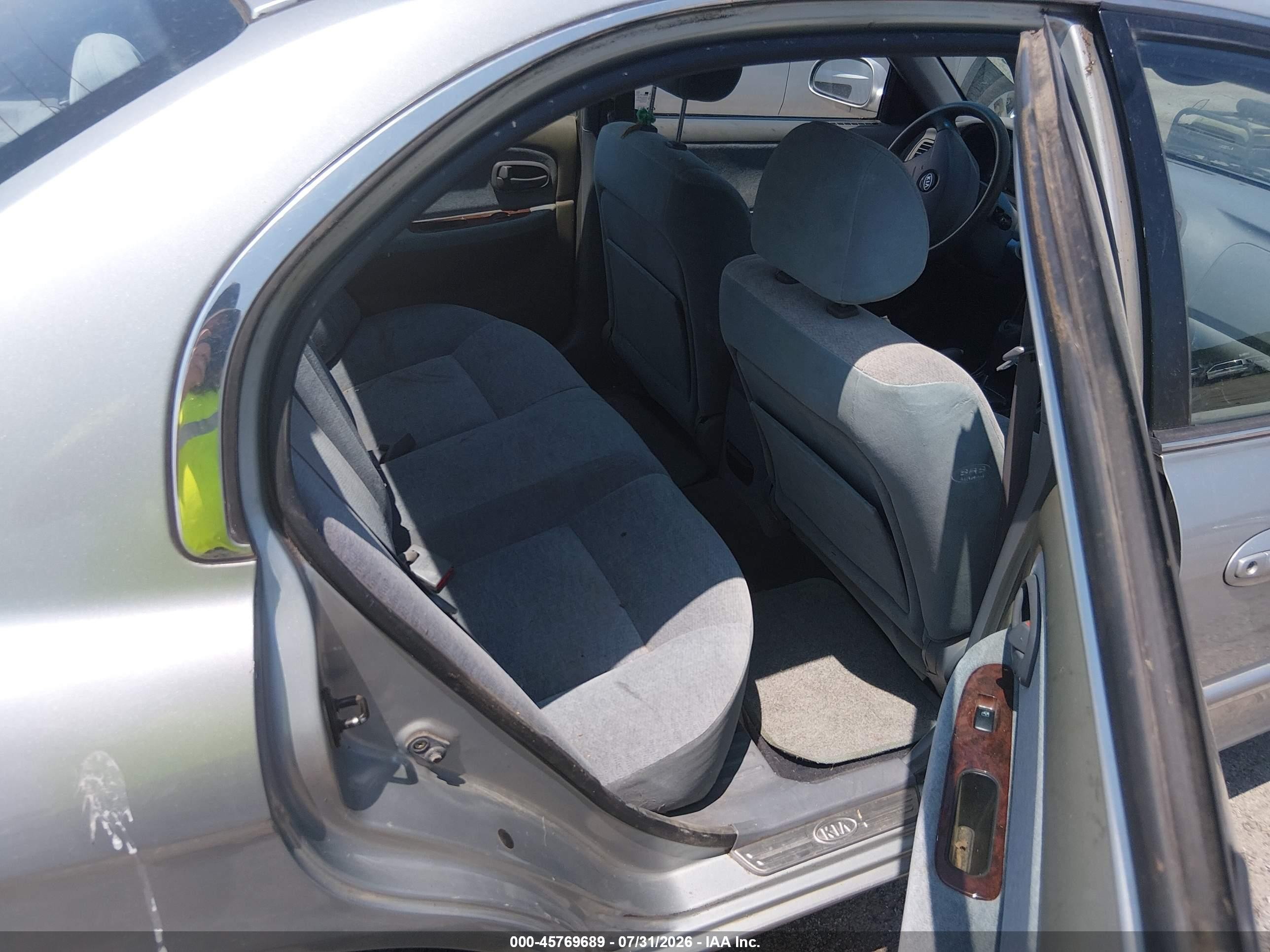 2004 Kia Optima Ex V6/lx V6 Silver vin: KNAGD128445332153