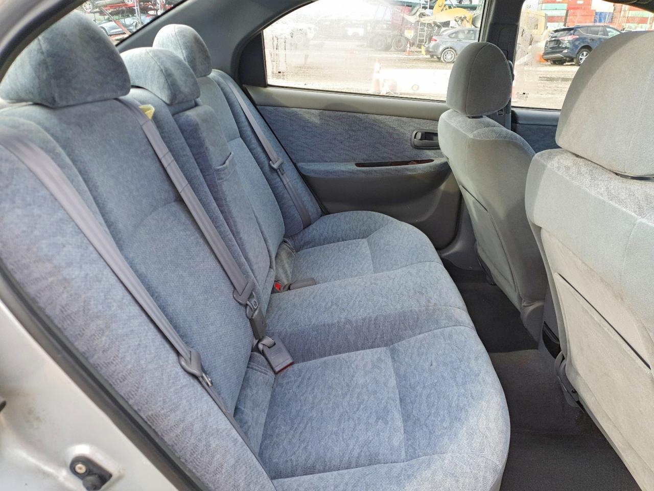 2005 Kia Optima Lx Серебряный vin: KNAGD128555419836