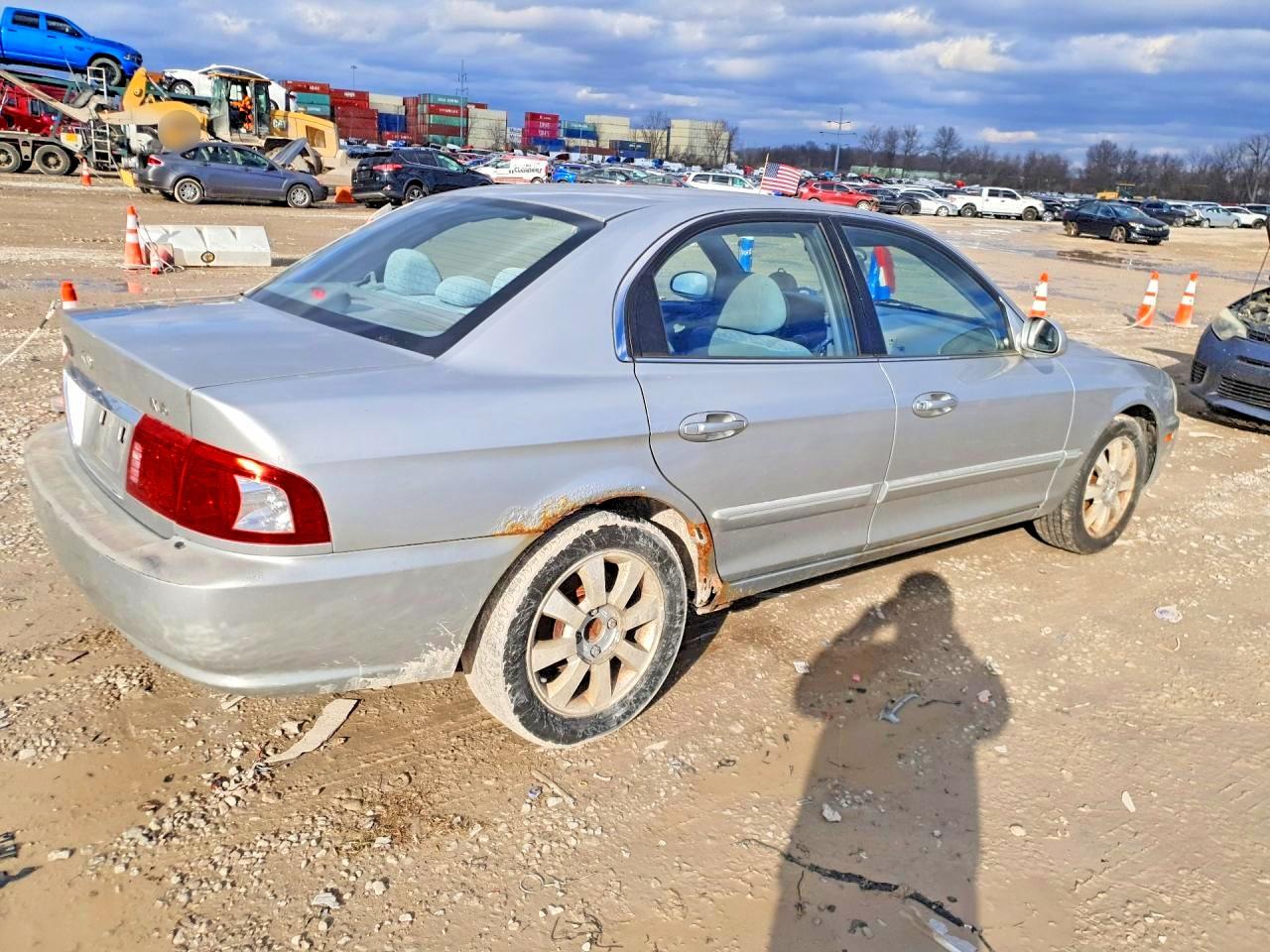 2005 Kia Optima Lx Серебряный vin: KNAGD128555419836