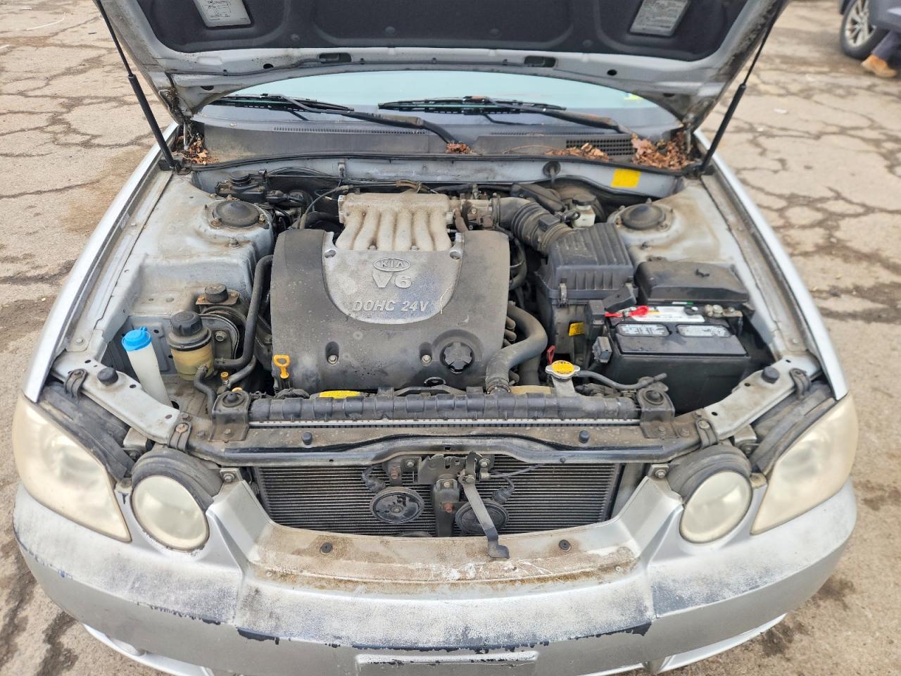 2005 Kia Optima Lx V6 Серебряный vin: KNAGD128655424365