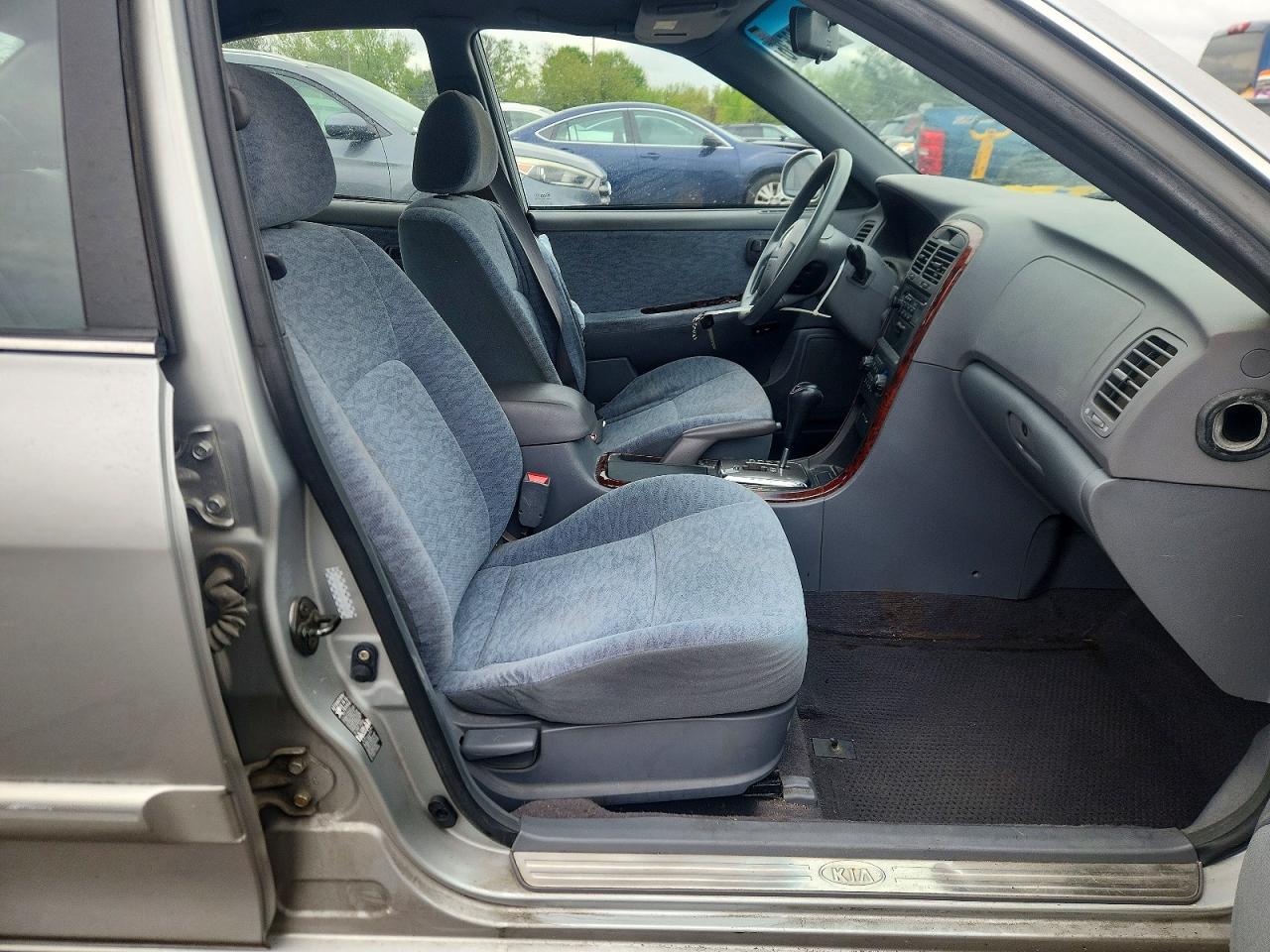 2005 Kia Optima Lx V6 Серебряный vin: KNAGD128655424365