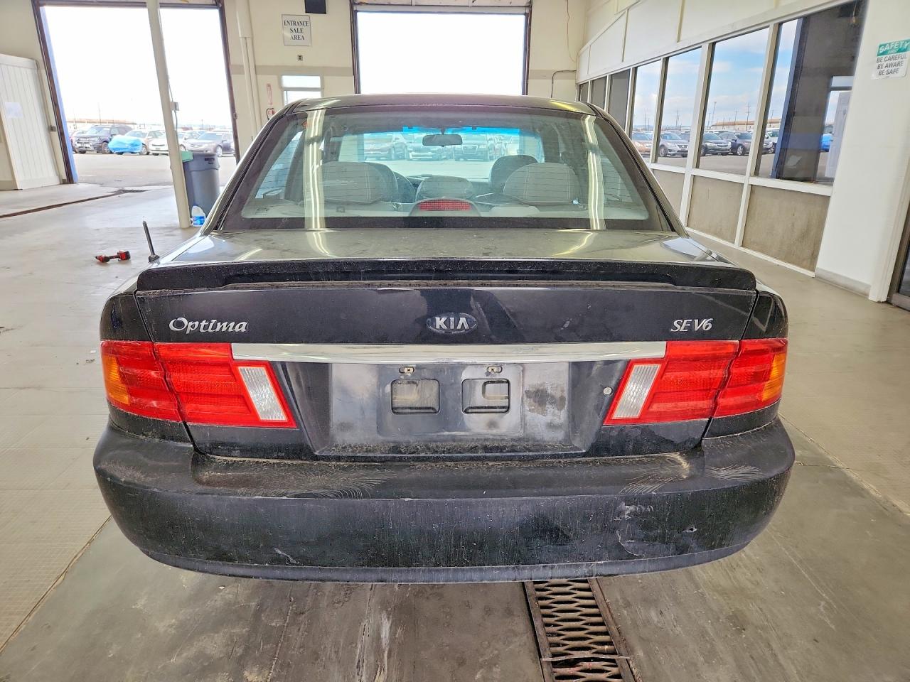 2002 Kia Optima Lx V6 Black vin: KNAGD128825148511