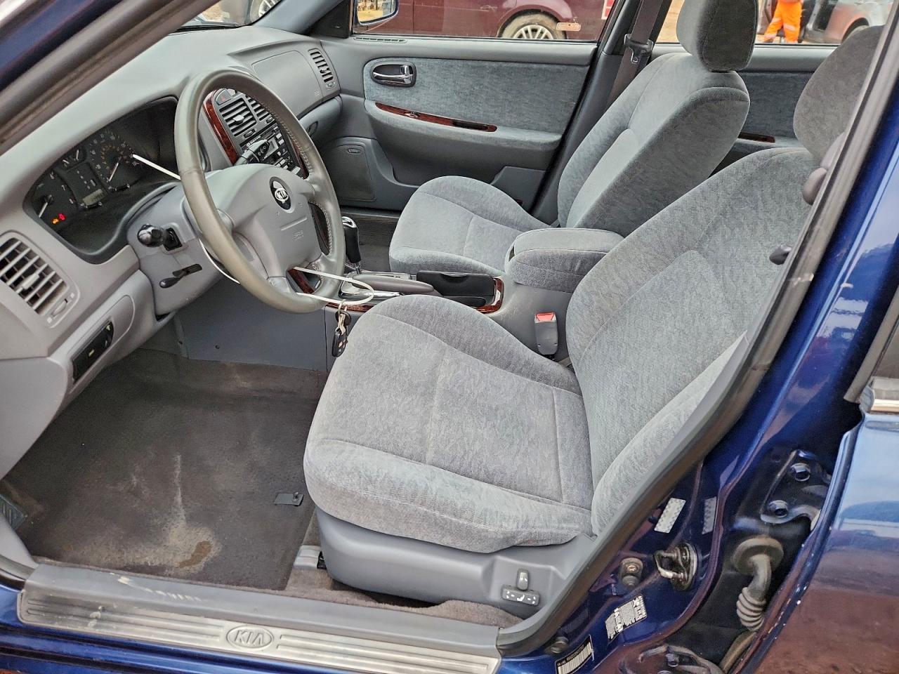 2004 Kia Optima Lx Blue vin: KNAGD128945371403