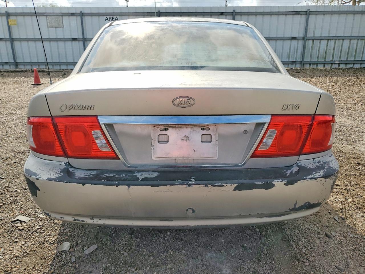 2005 Kia Optima Lx Серебряный vin: KNAGD128X55416527