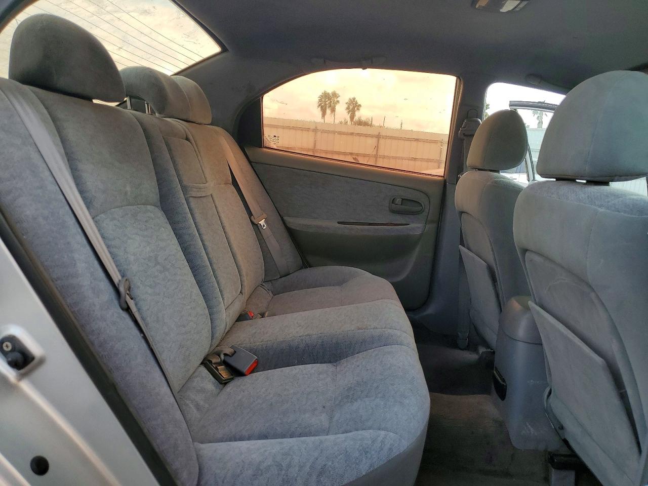 2005 Kia Optima Lx Серебряный vin: KNAGD128X55416527