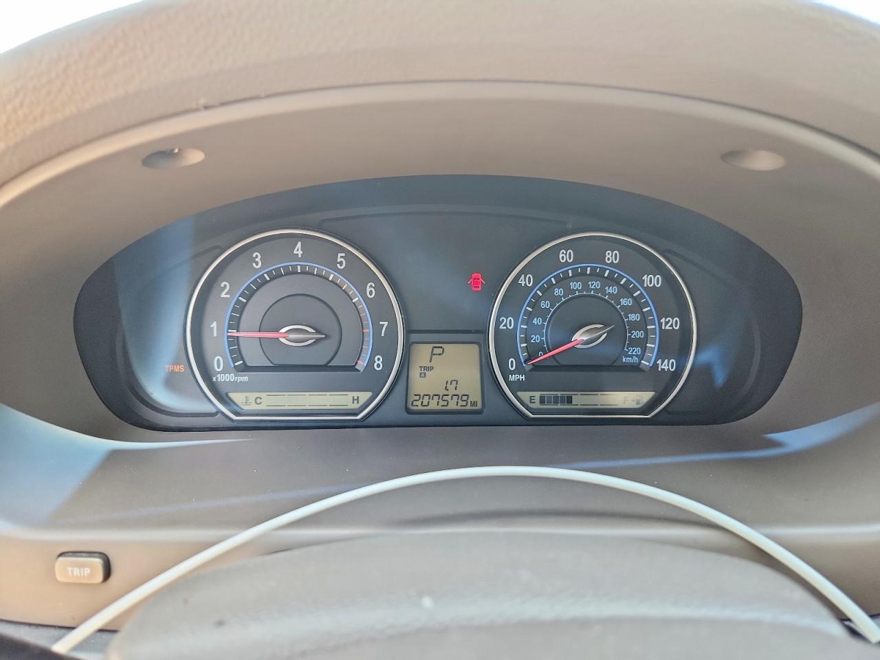 2007 Kia Optima White vin: KNAGE123075102101