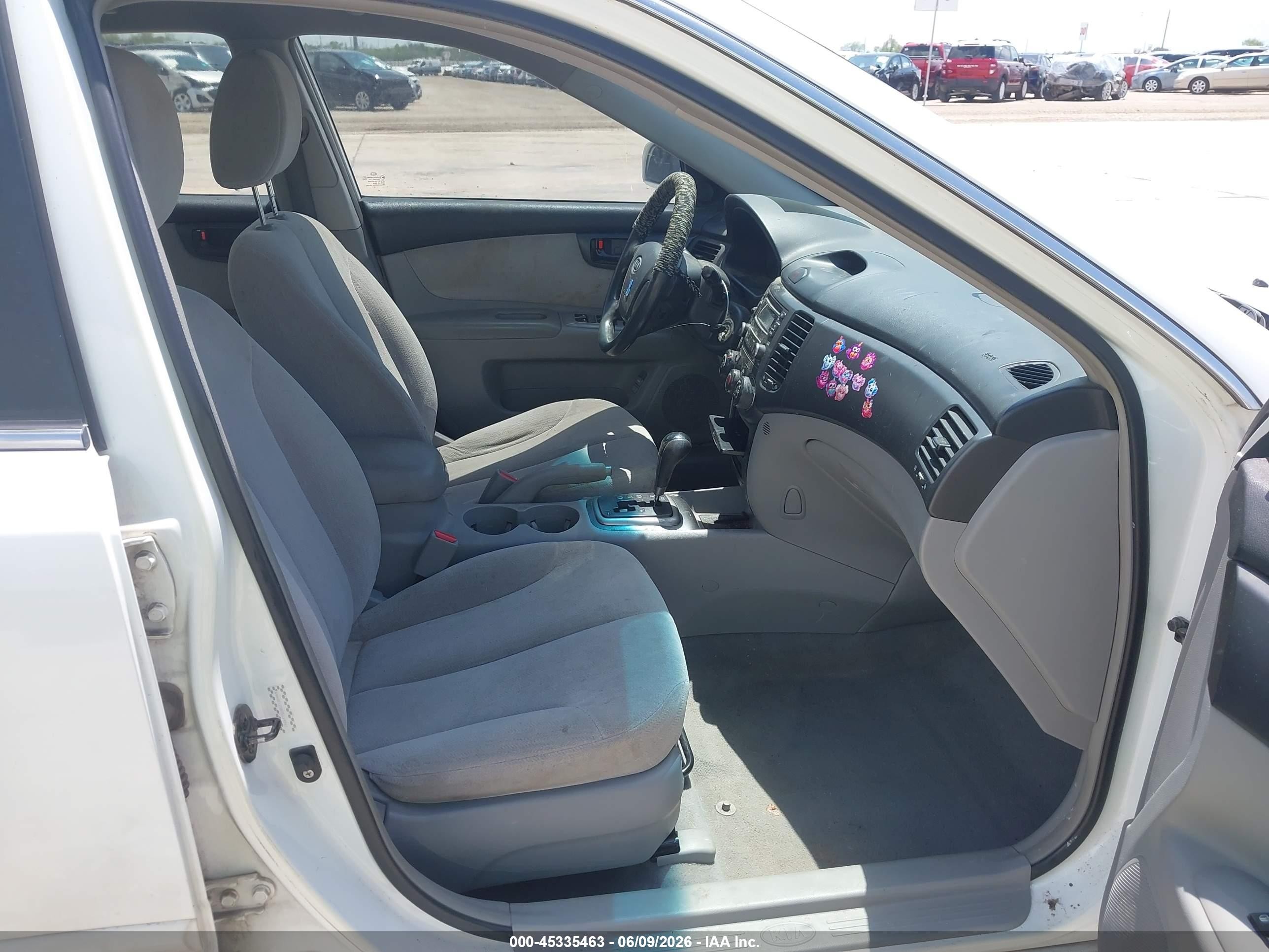 2007 Kia Optima Lx White vin: KNAGE123075114961
