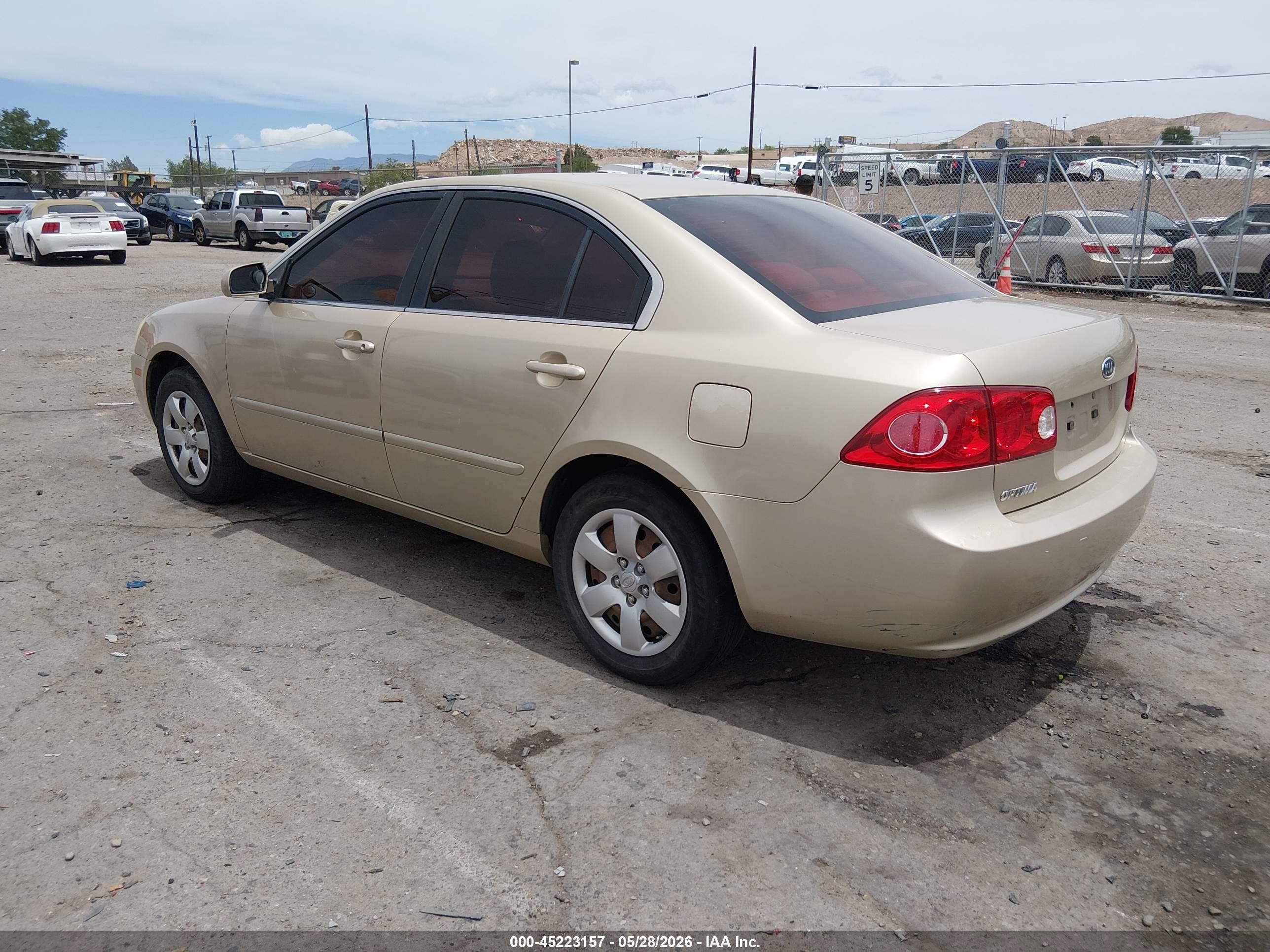 2008 Kia Optima Lx Gold vin: KNAGE123085167709