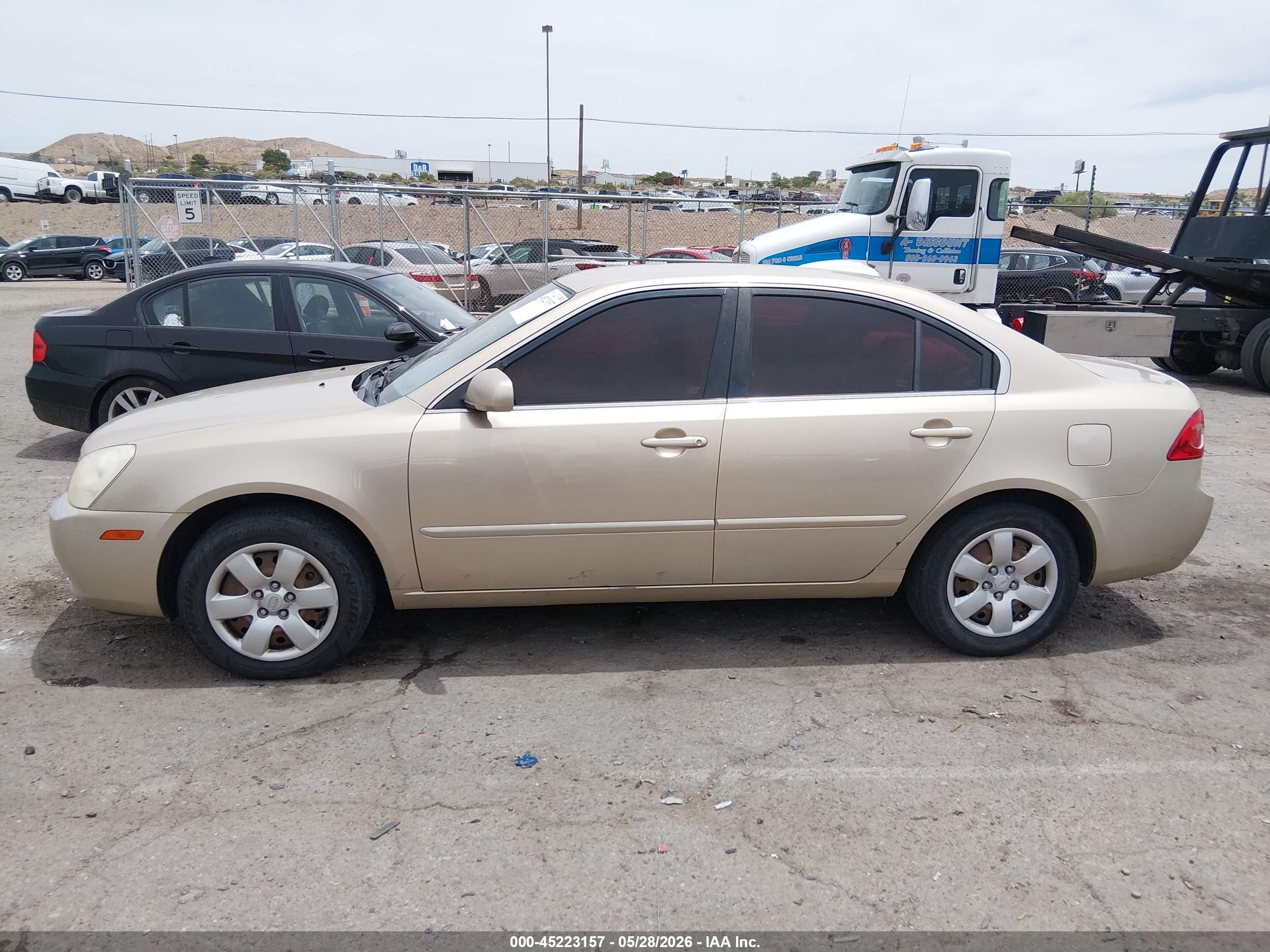 2008 Kia Optima Lx Gold vin: KNAGE123085167709