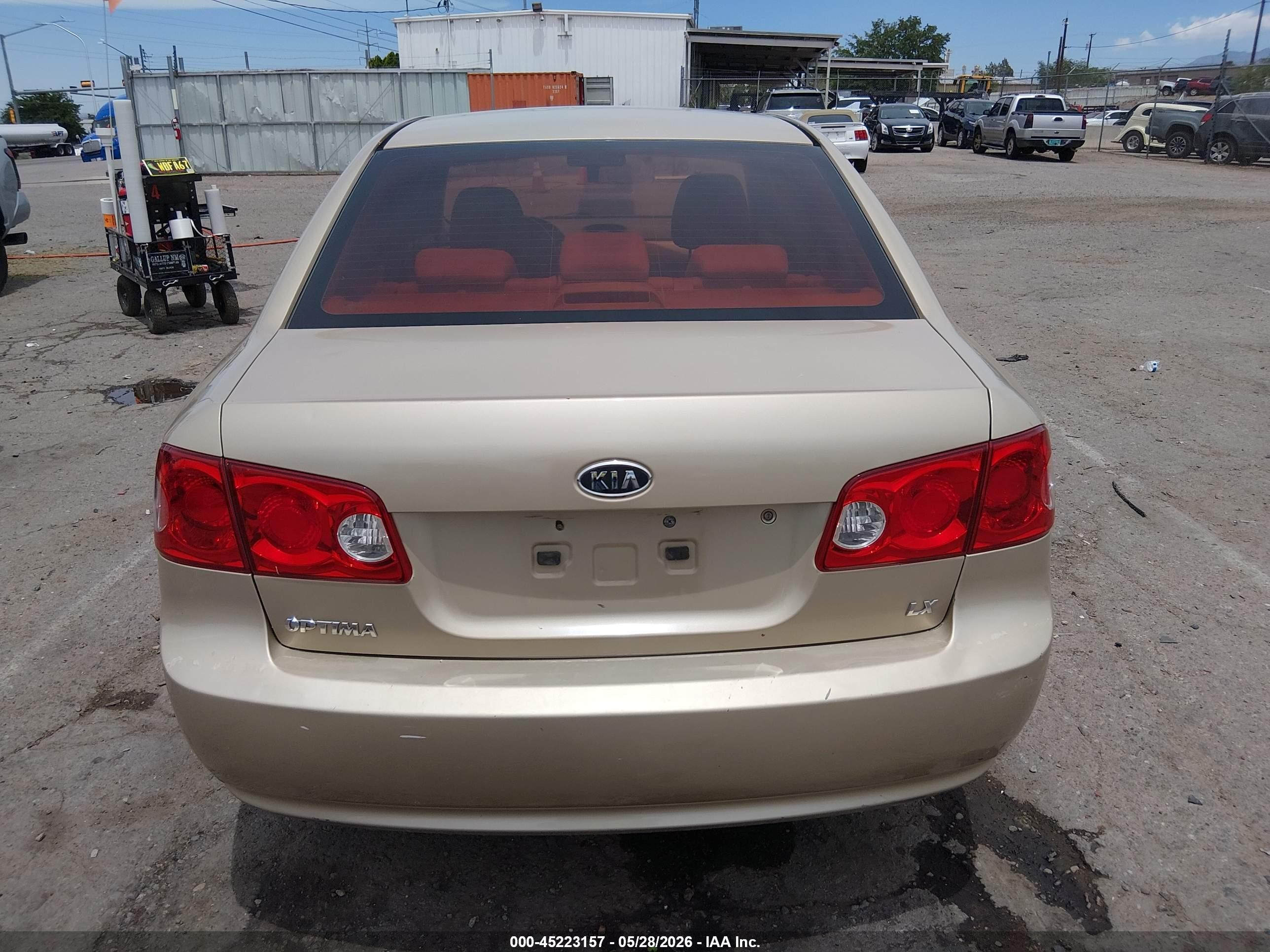 2008 Kia Optima Lx Gold vin: KNAGE123085167709