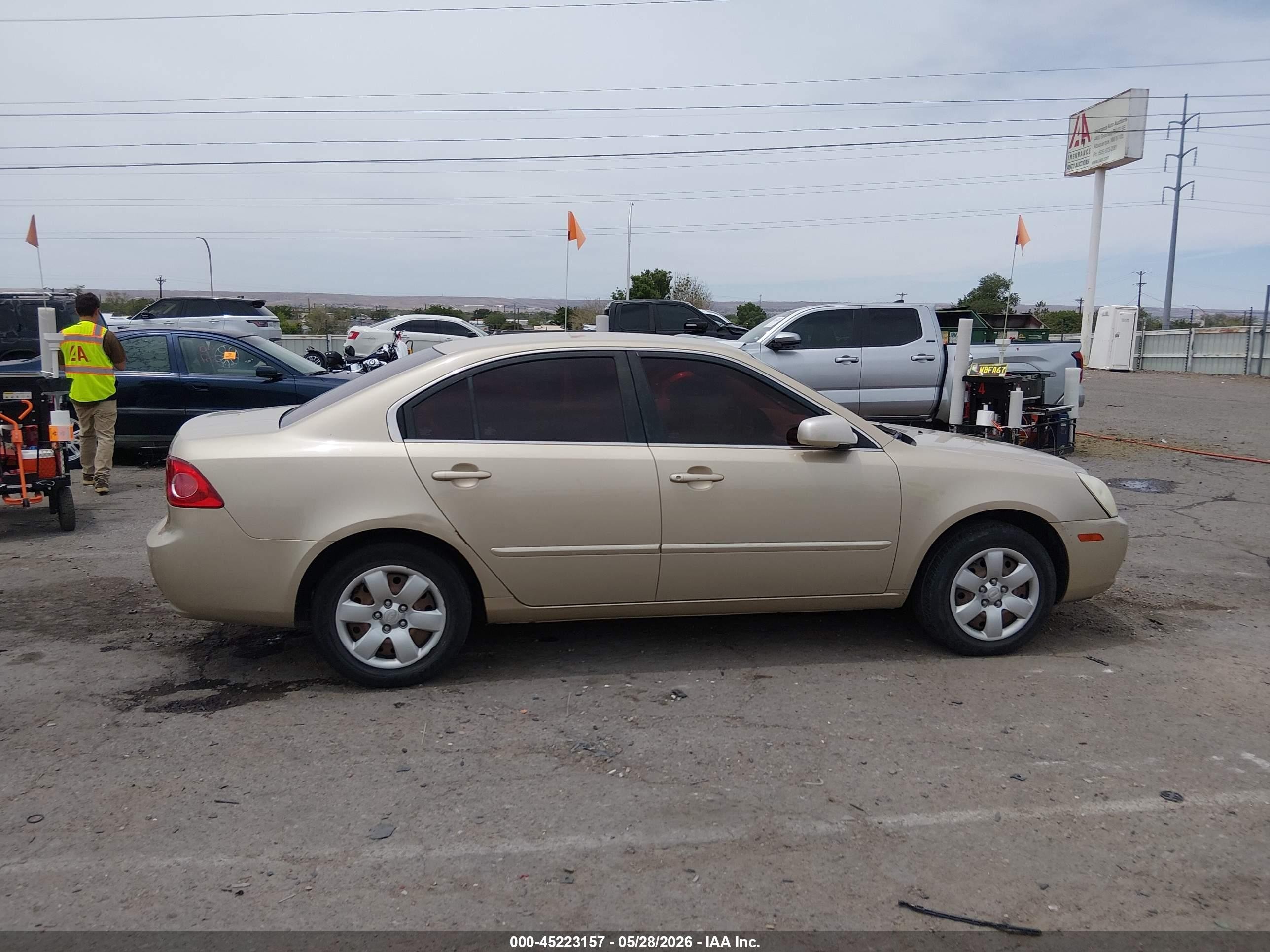 2008 Kia Optima Lx Gold vin: KNAGE123085167709