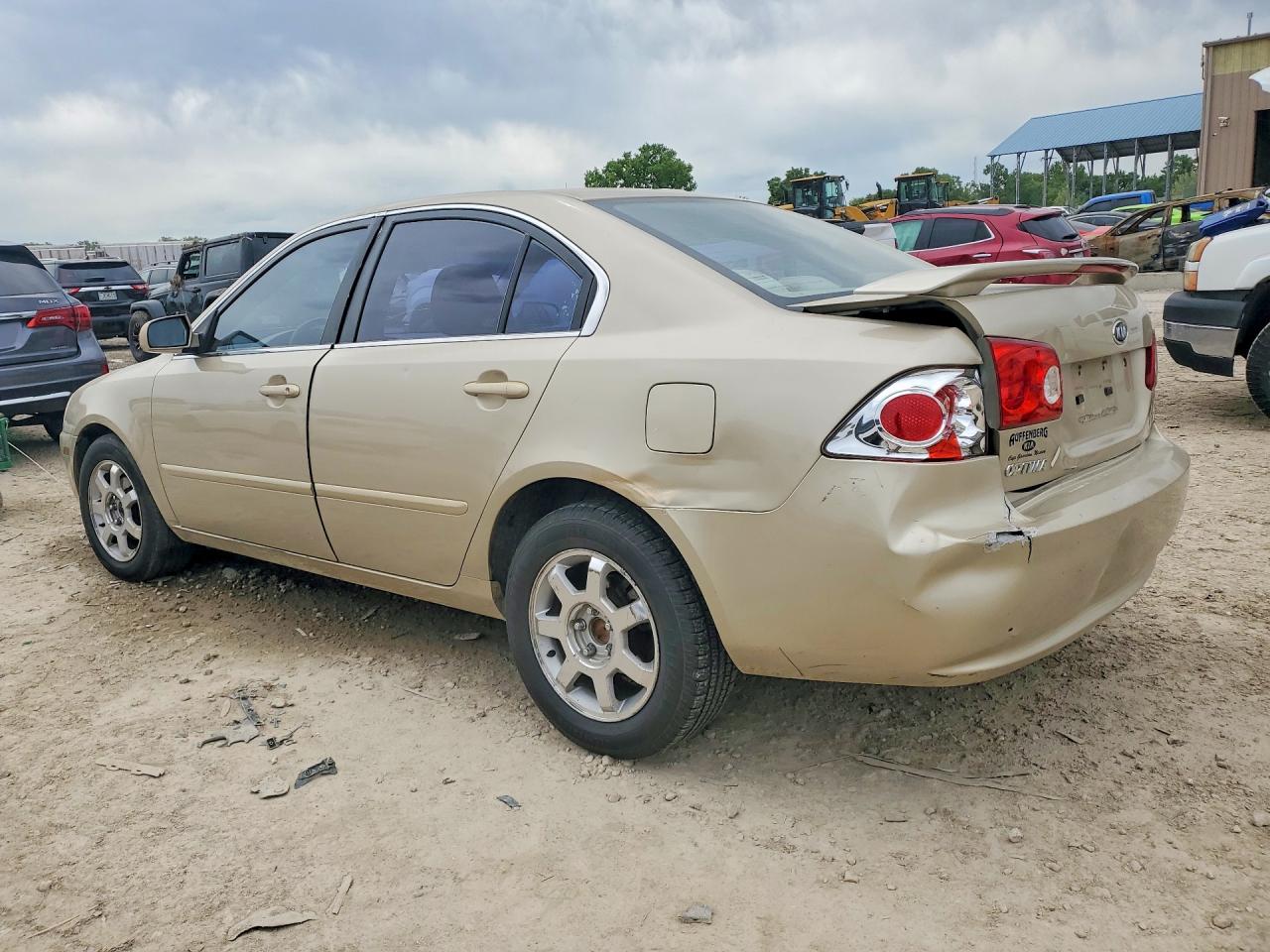 2008 Kia Optima Lx Gold vin: KNAGE123285269044